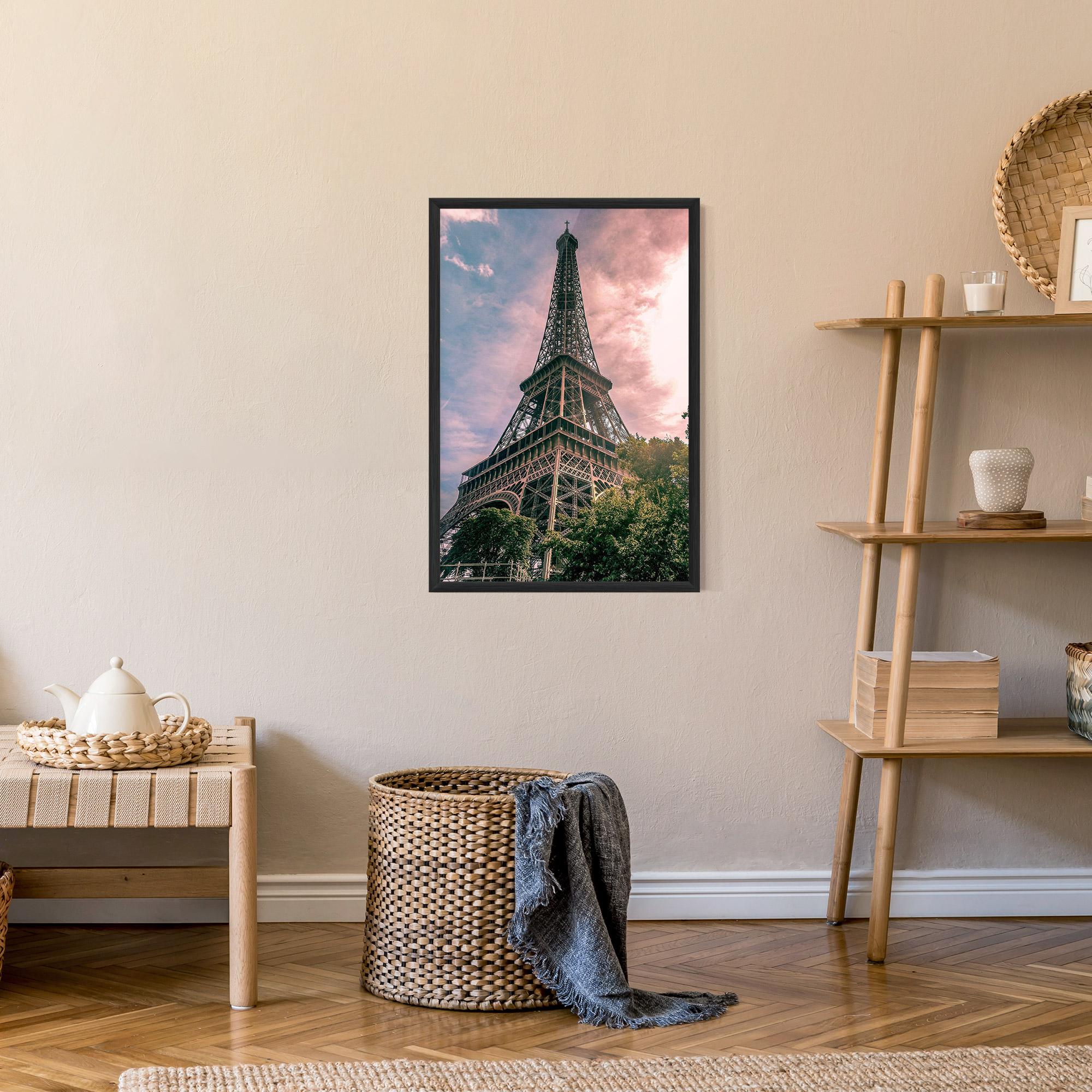 Gerahmte Poster Eiffel Under Pink Sky mockup 9