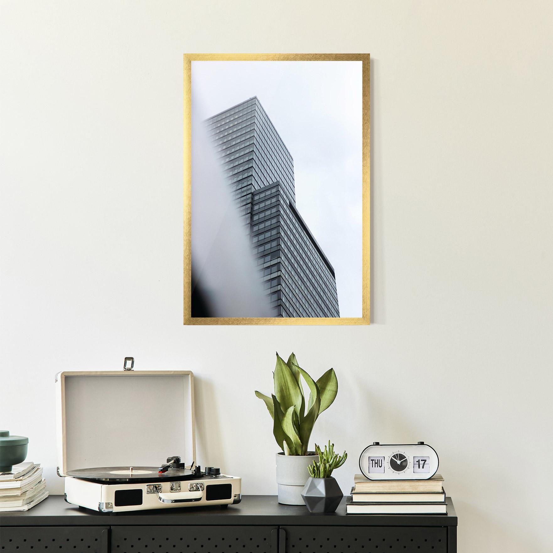 Gerahmte Poster Grey White Building mockup 2