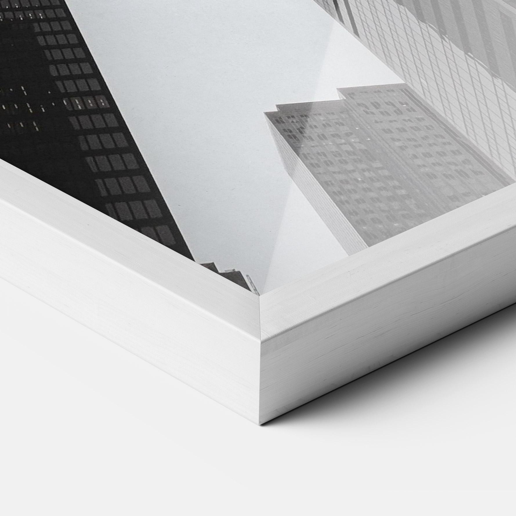 Gerahmte Poster High Grey Building mockup 3