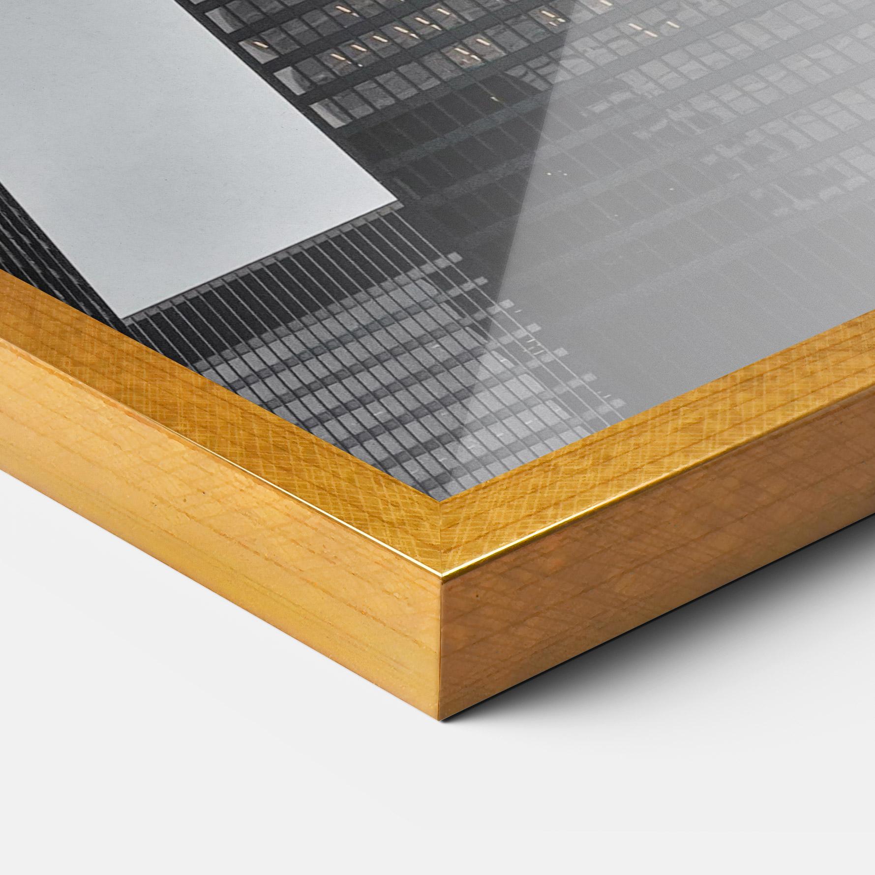 Gerahmte Poster Grey High Building mockup 3