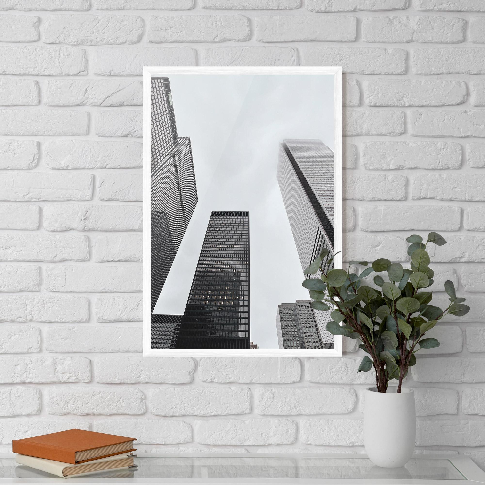 Gerahmte Poster Grey High Building mockup 5
