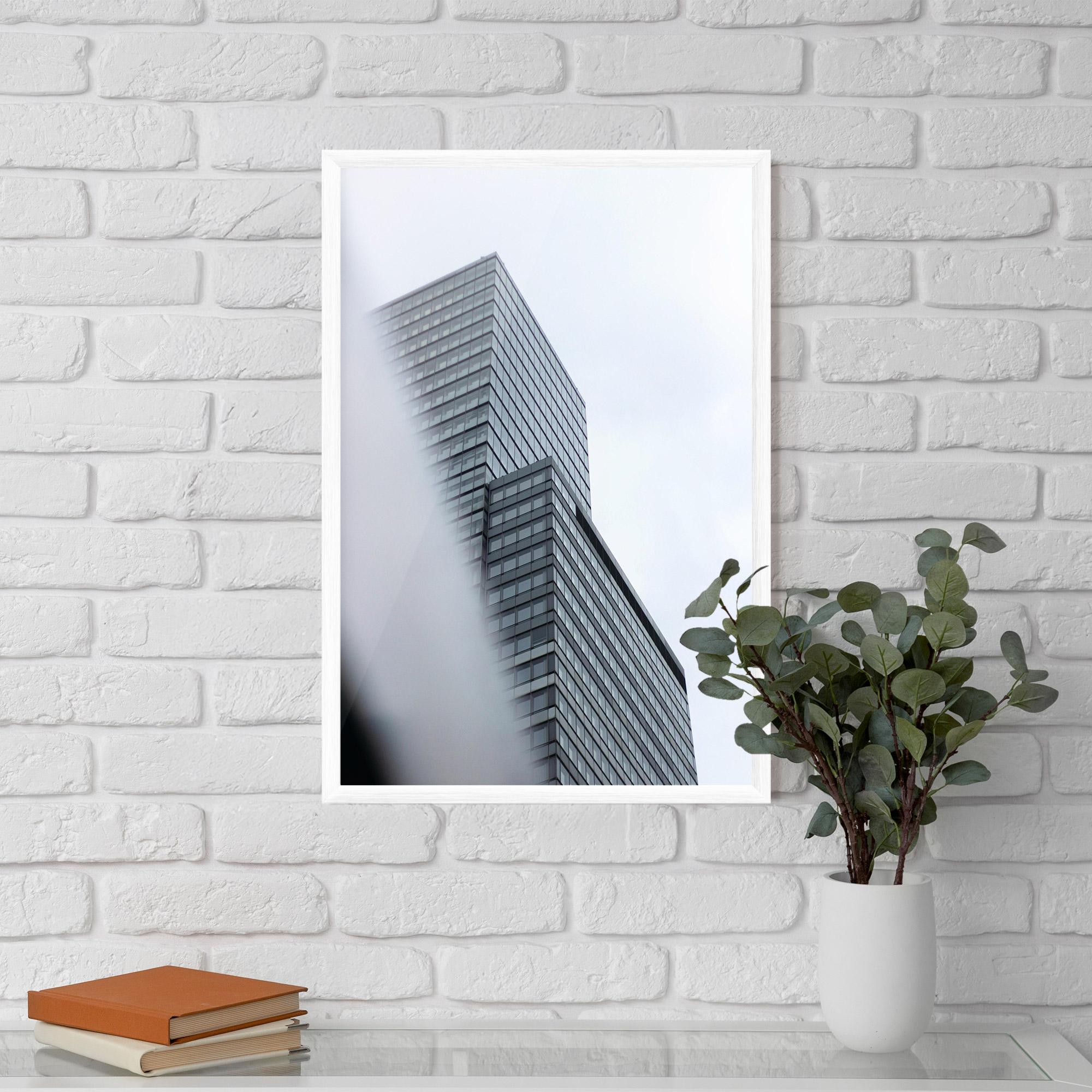 Gerahmte Poster Grey White Building mockup 5