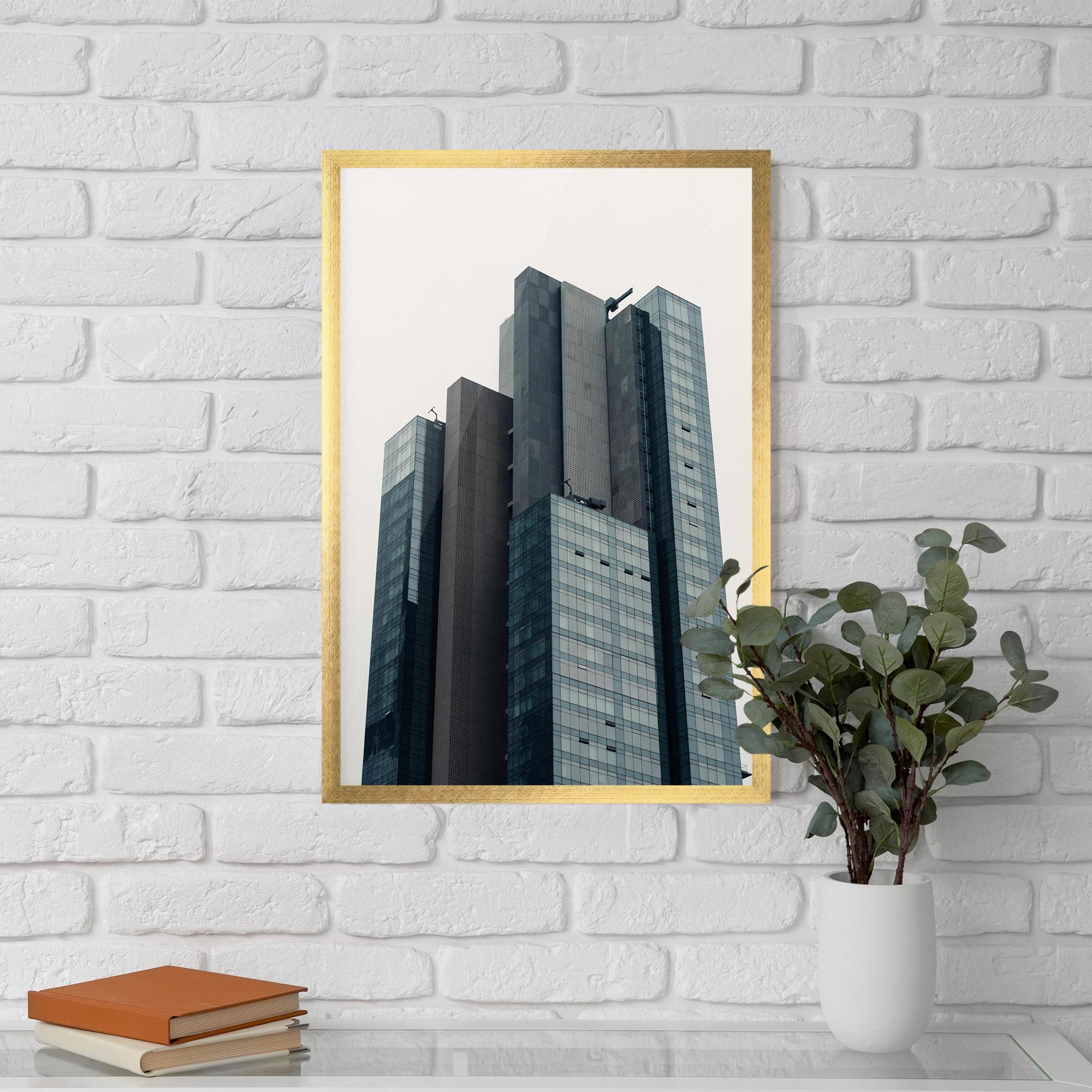 Gerahmte Poster Blue High Building mockup 5