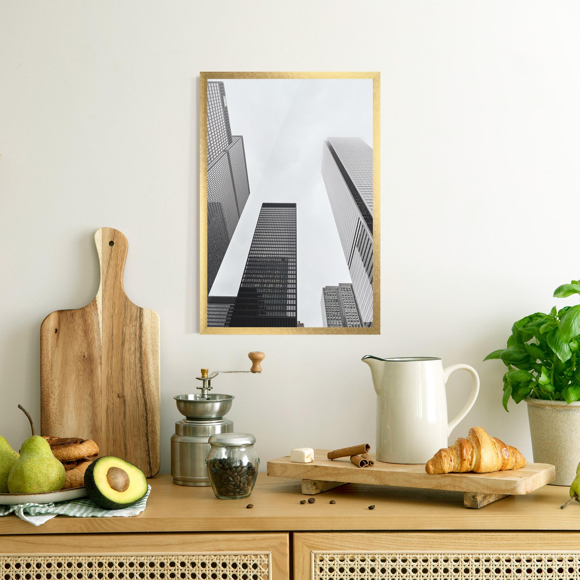 Gerahmte Poster Grey High Building mockup 8