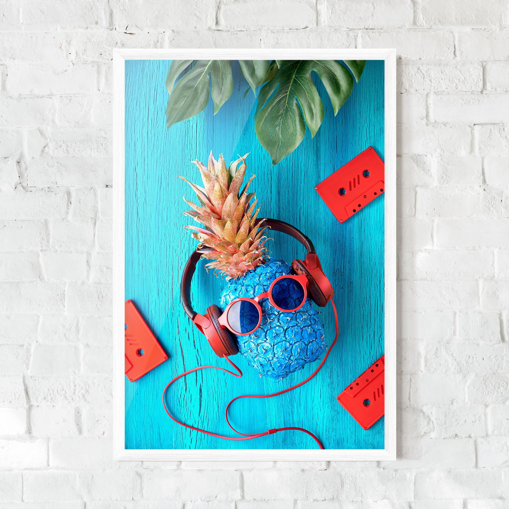 Gerahmte Poster Pineapple On Blue mockup 0