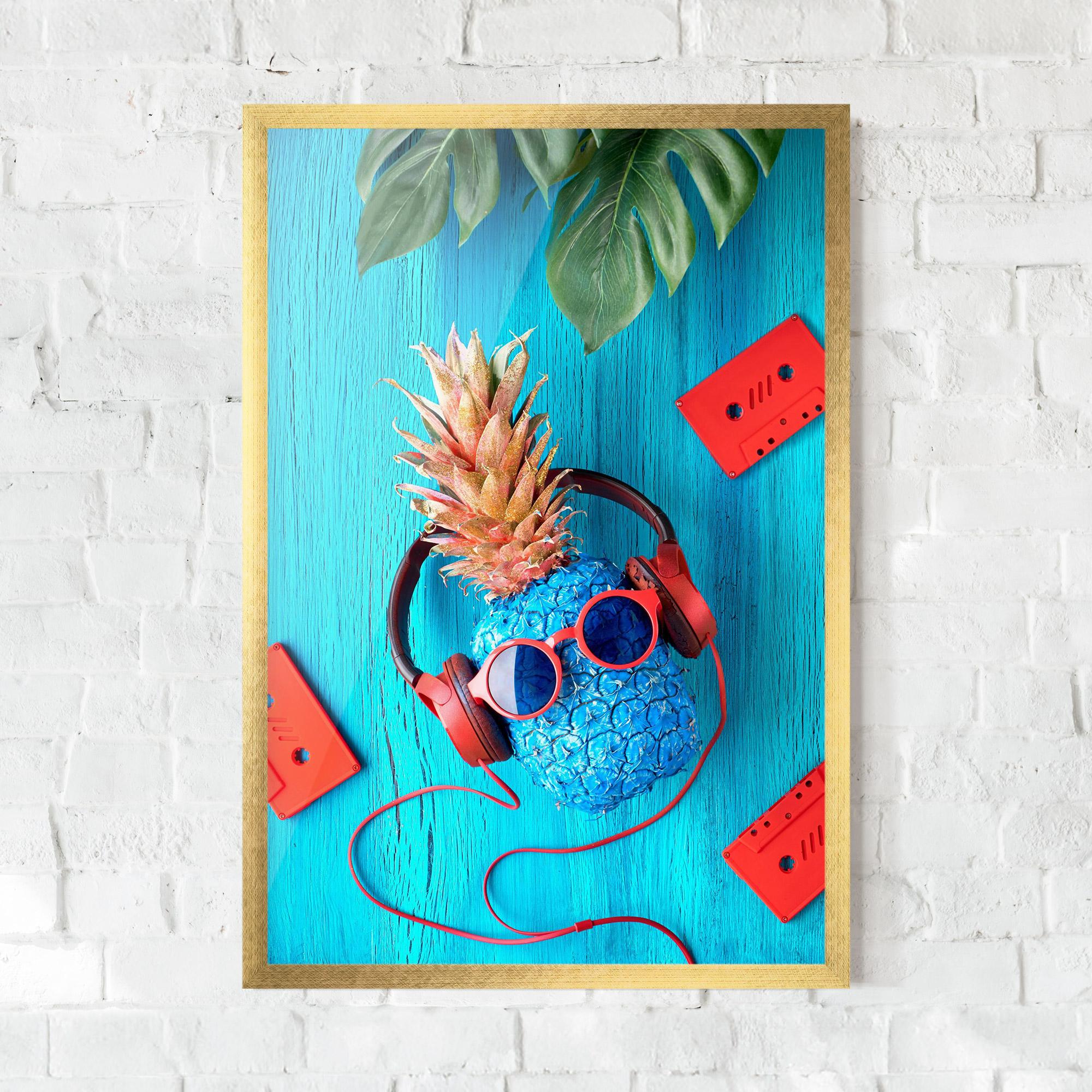 Gerahmte Poster Pineapple On Blue mockup 0