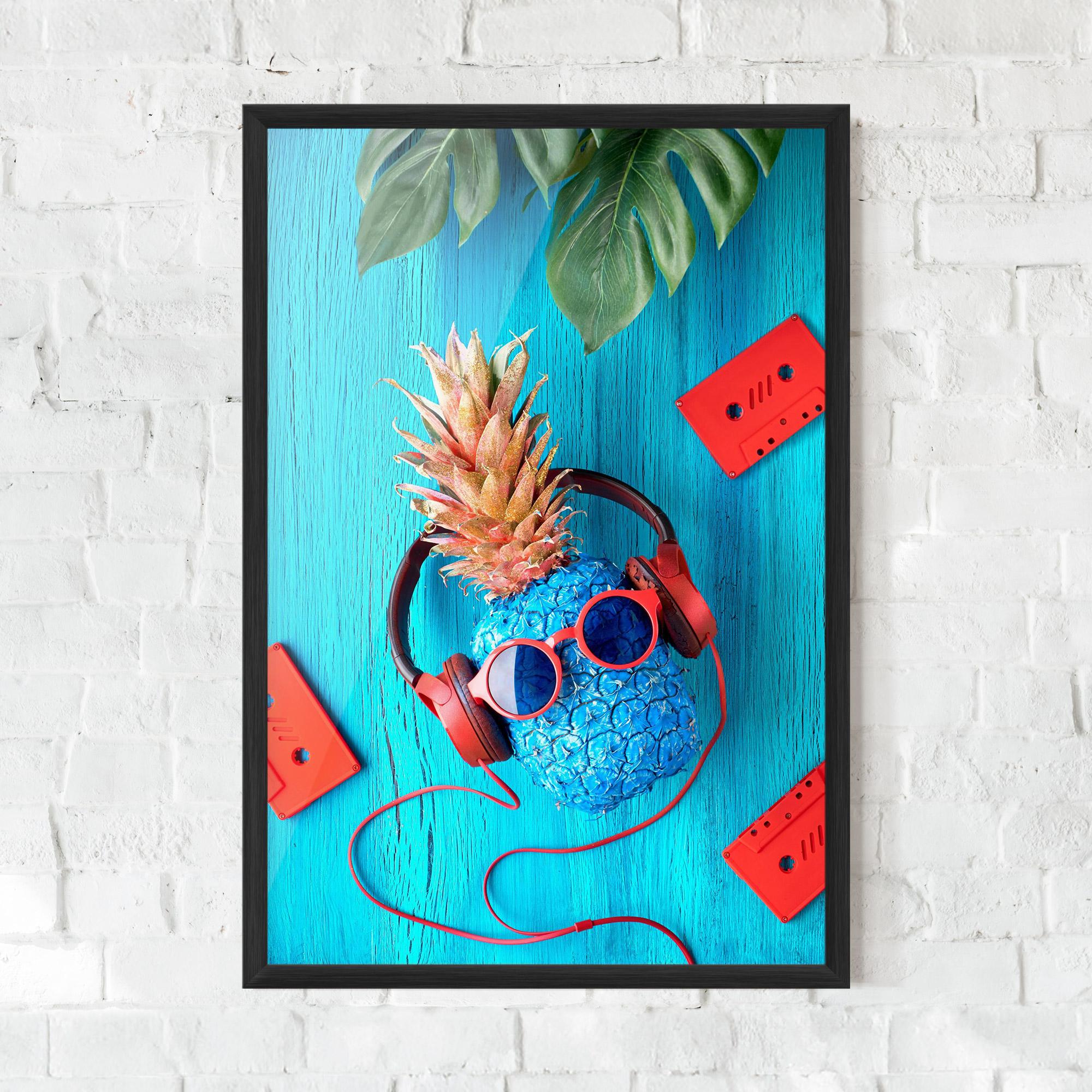 Gerahmte Poster Pineapple On Blue mockup 0