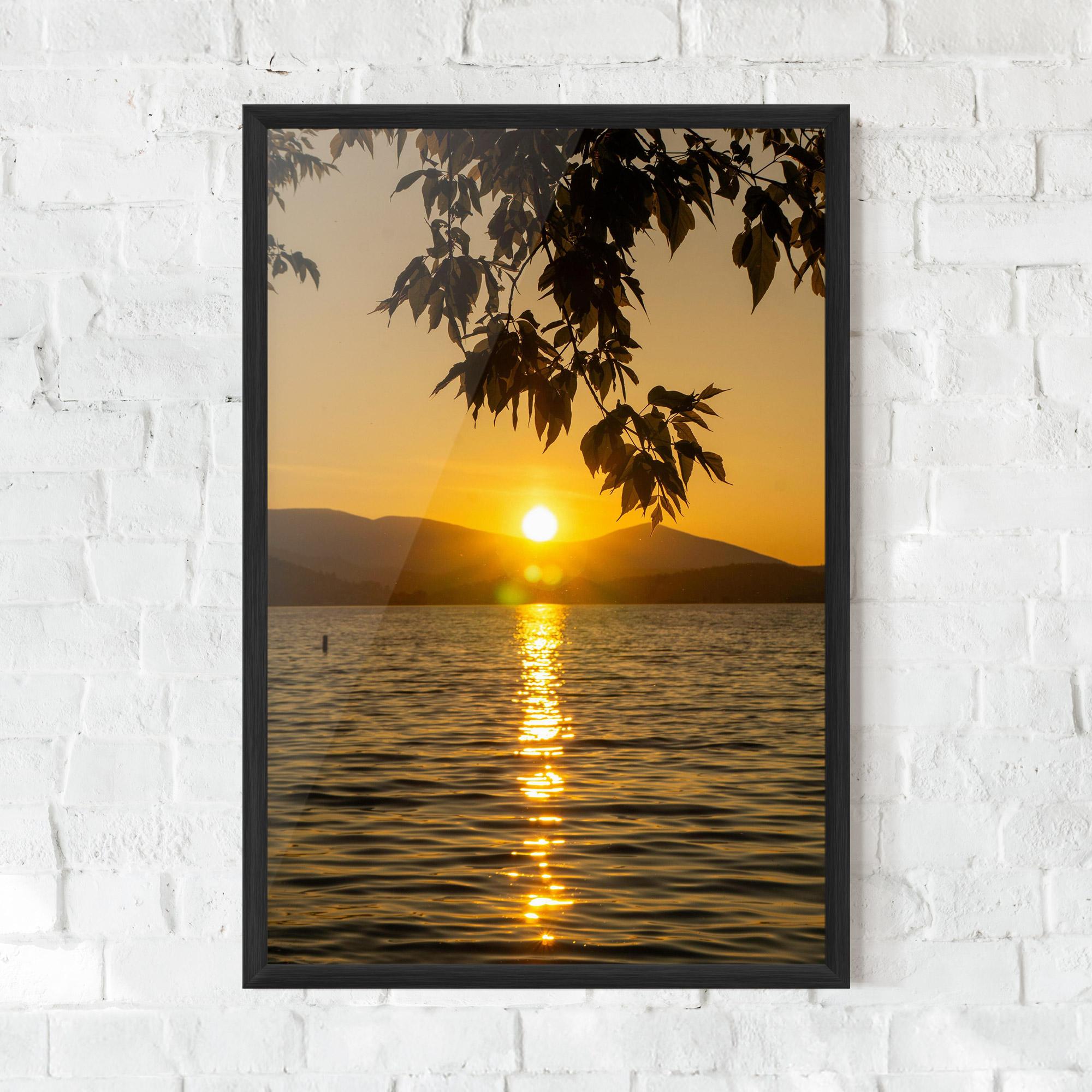 Gerahmte Poster Yellow Sunrise mockup 0