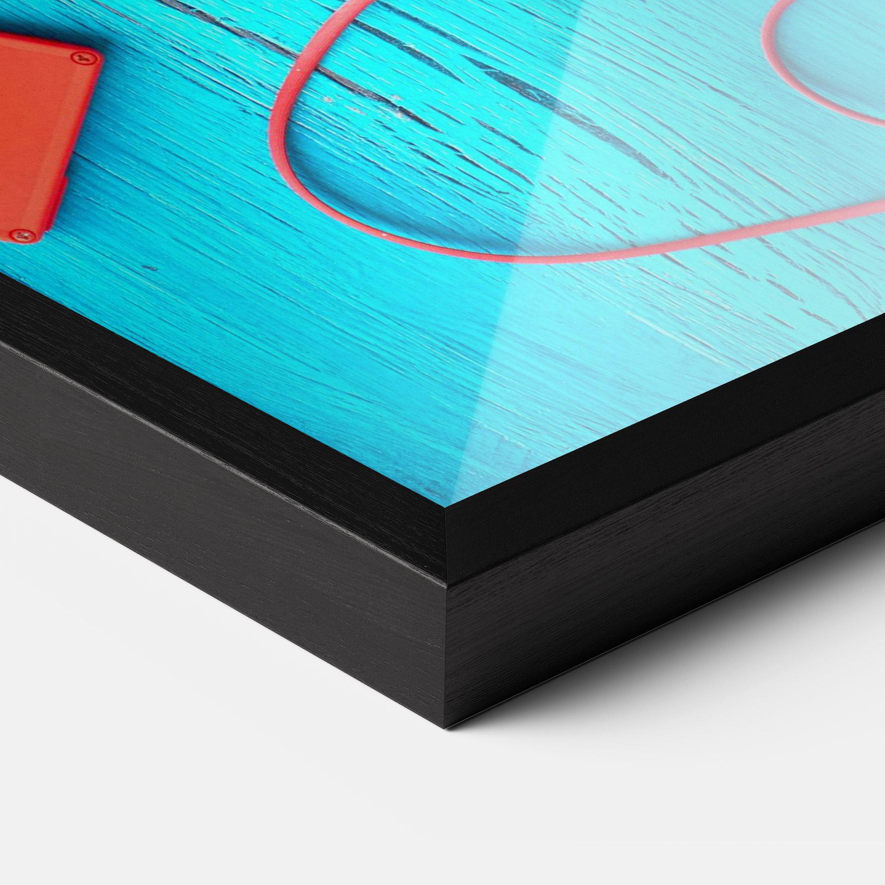 Gerahmte Poster Pineapple On Blue mockup 3