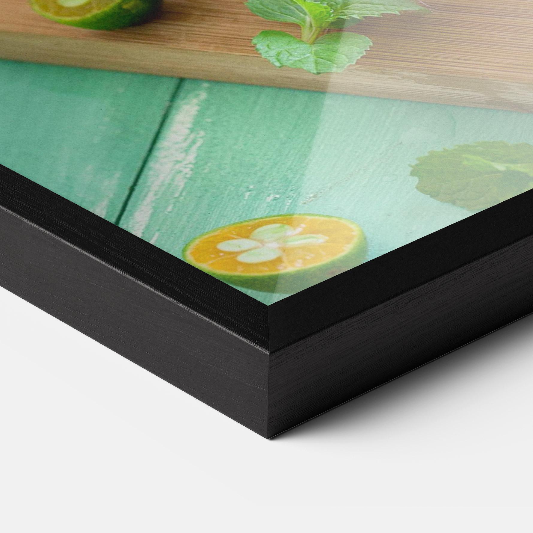 Gerahmte Poster Summer Drink mockup 3