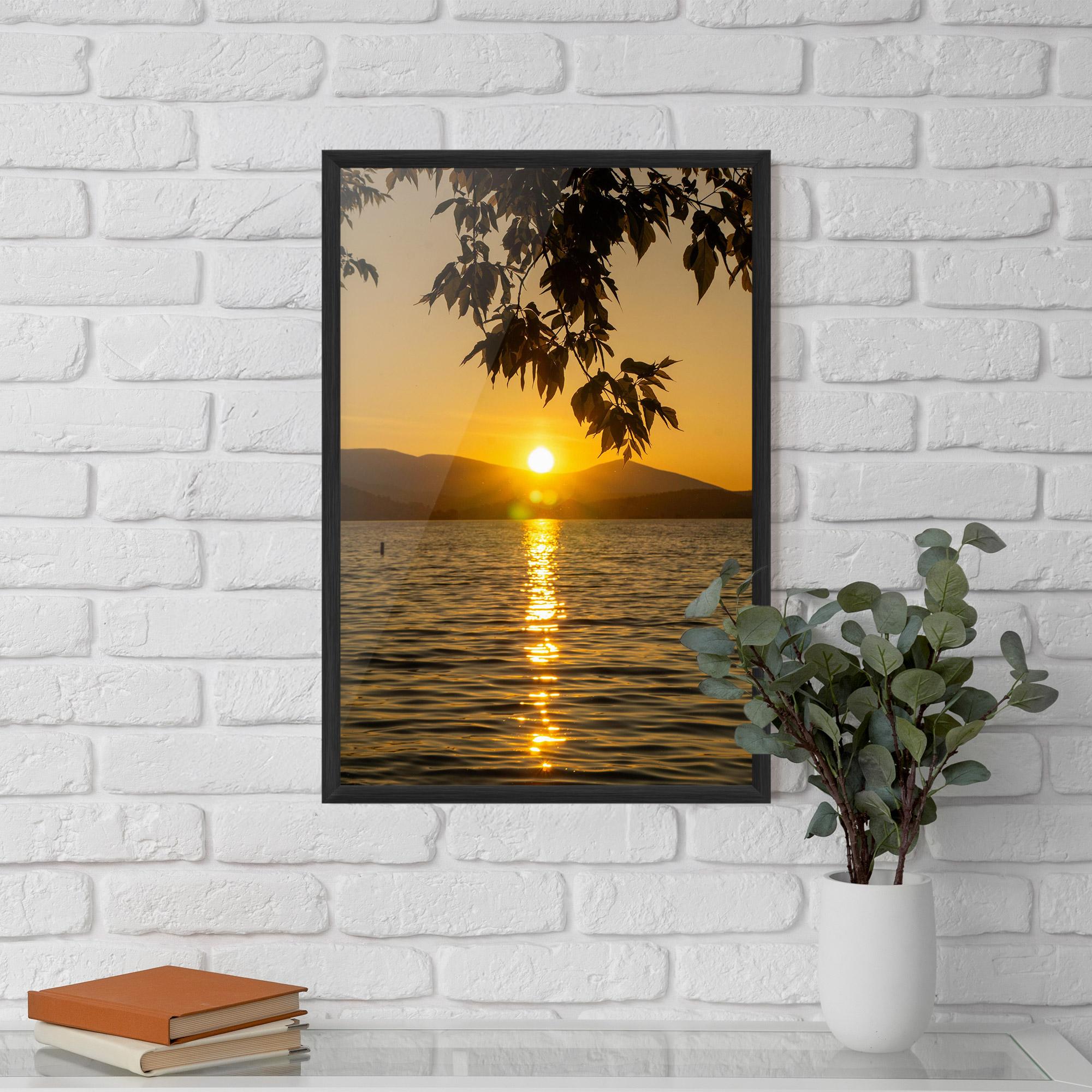 Gerahmte Poster Yellow Sunrise mockup 5