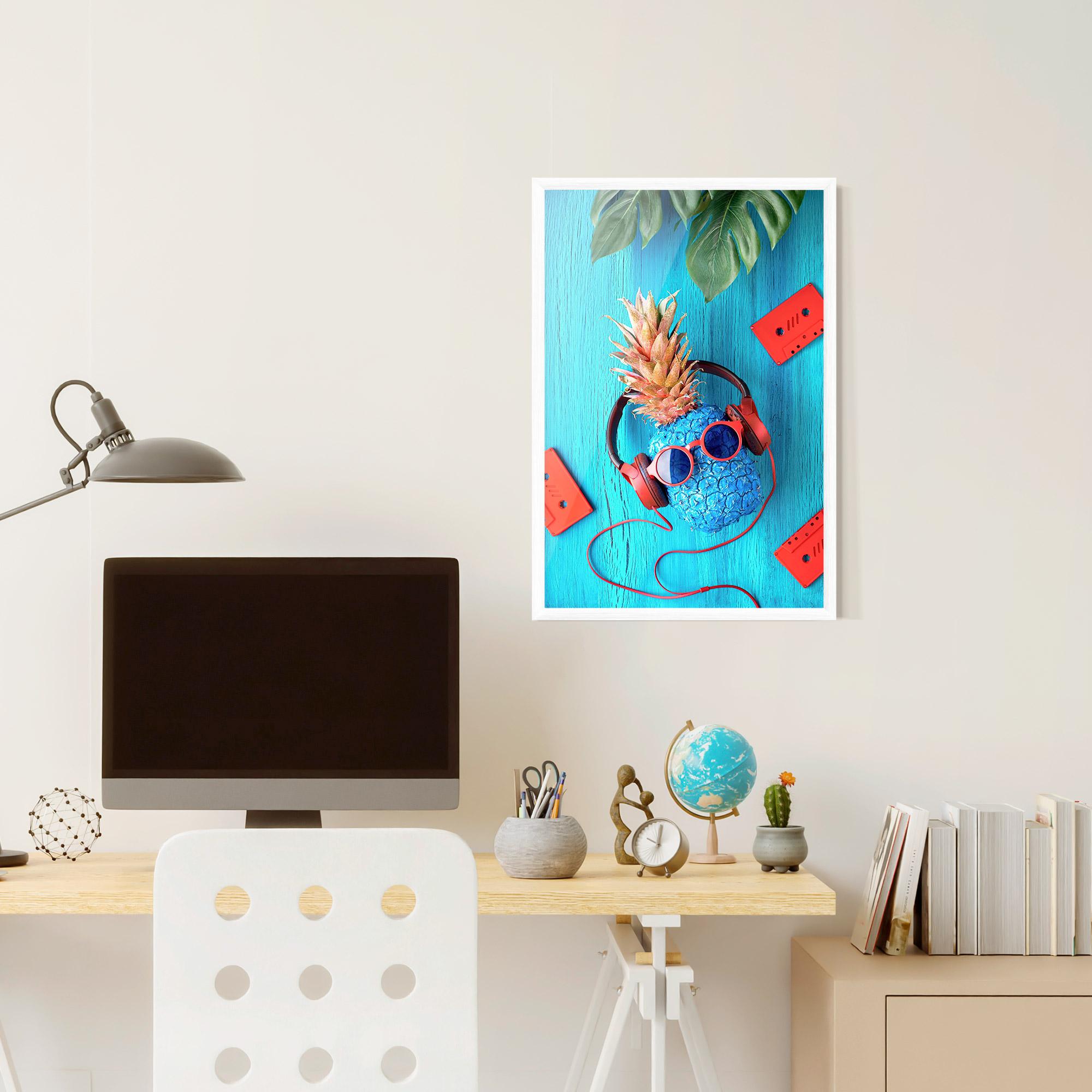 Gerahmte Poster Pineapple On Blue mockup 6
