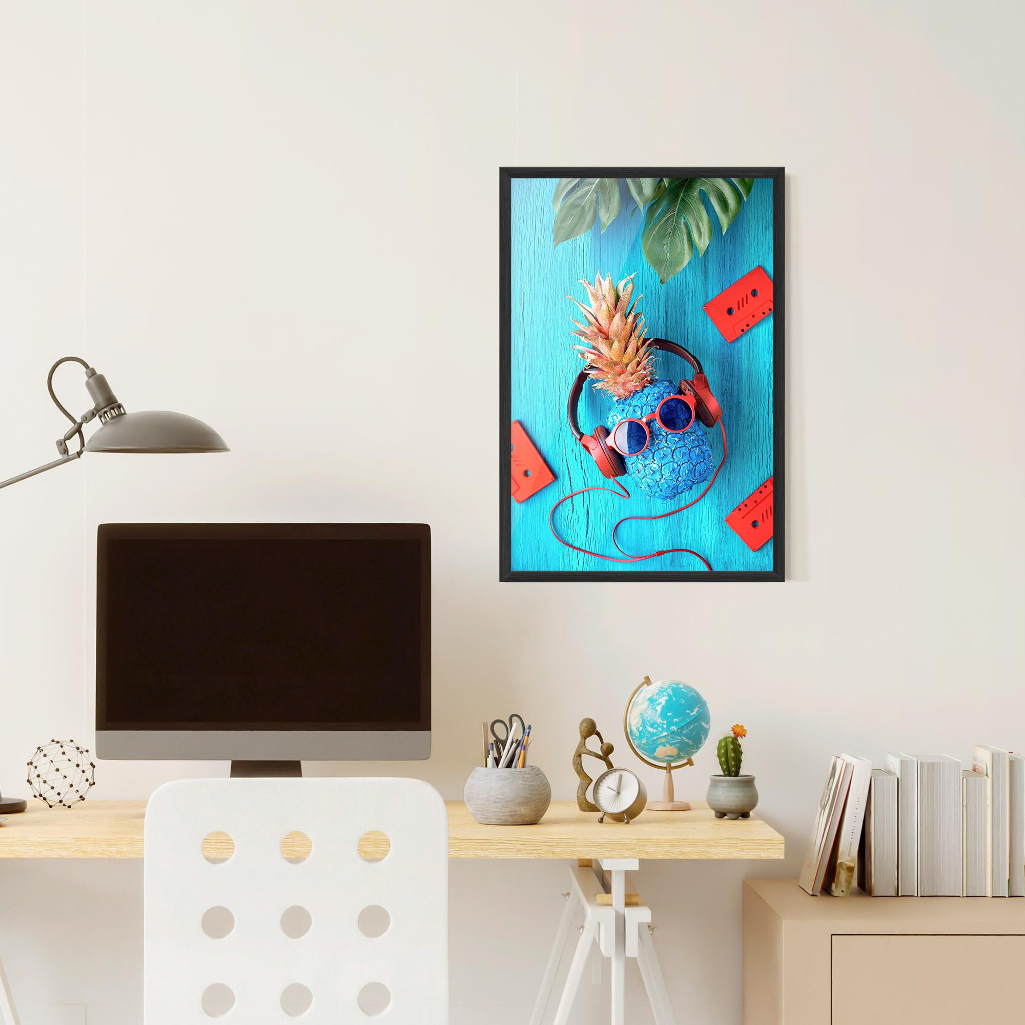 Gerahmte Poster Pineapple On Blue mockup 6