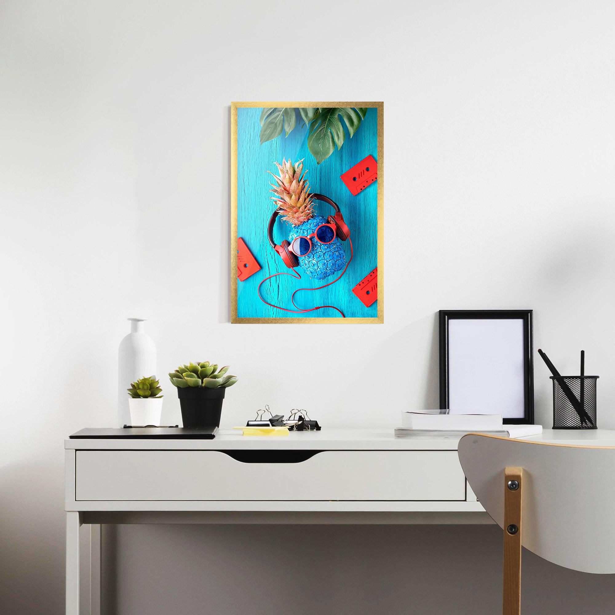 Gerahmte Poster Pineapple On Blue mockup 7