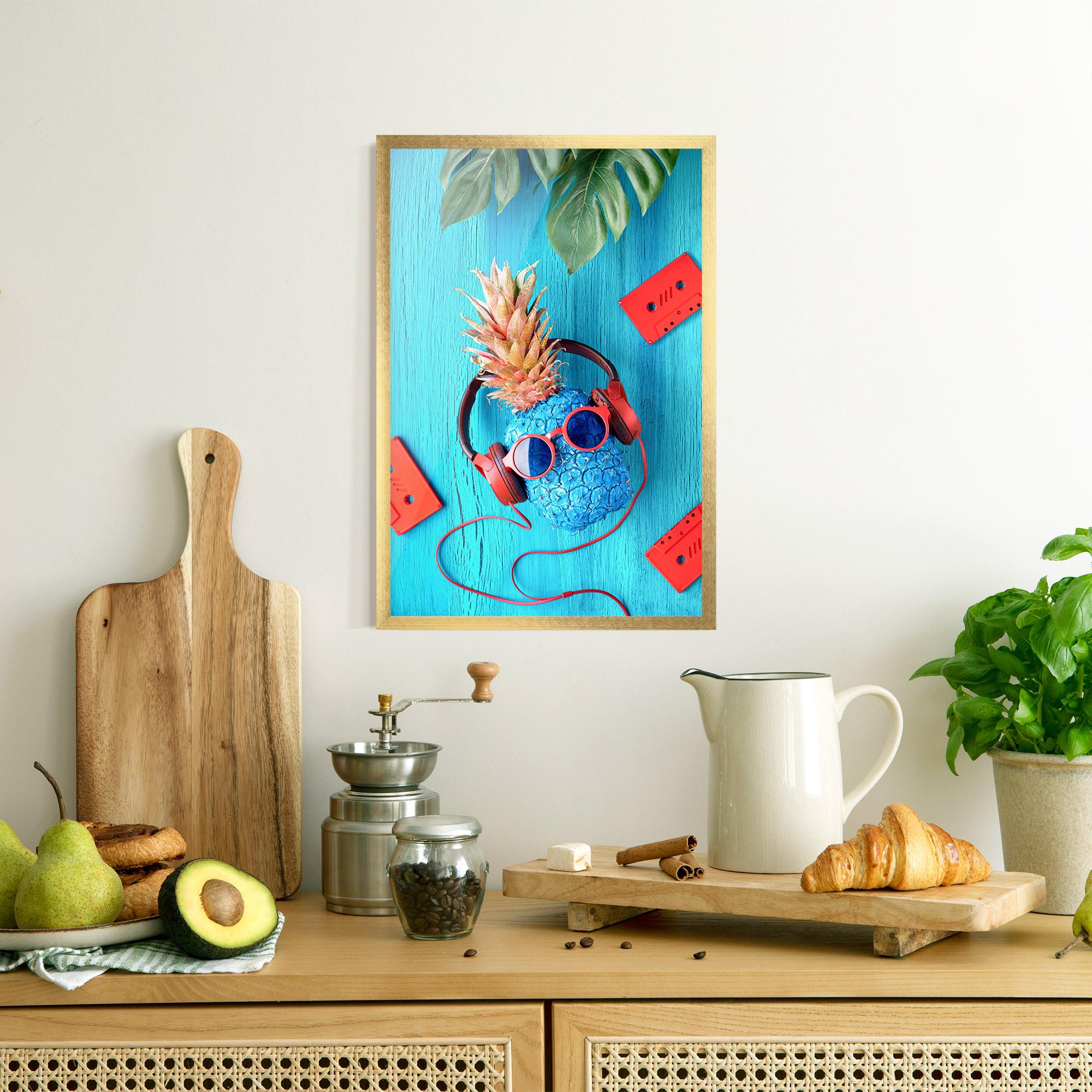 Gerahmte Poster Pineapple On Blue mockup 8