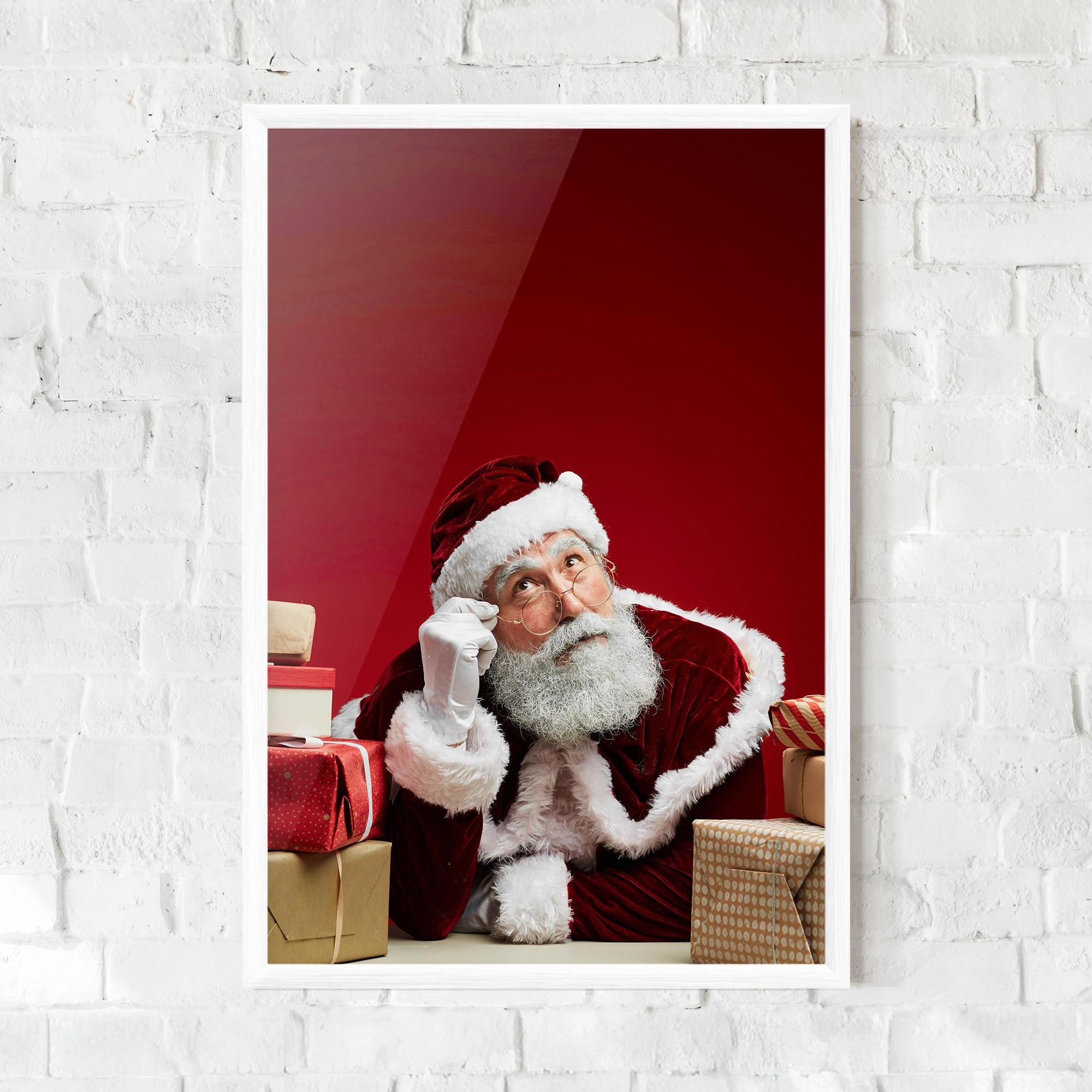 Gerahmte Poster Pensive Santa mockup 0