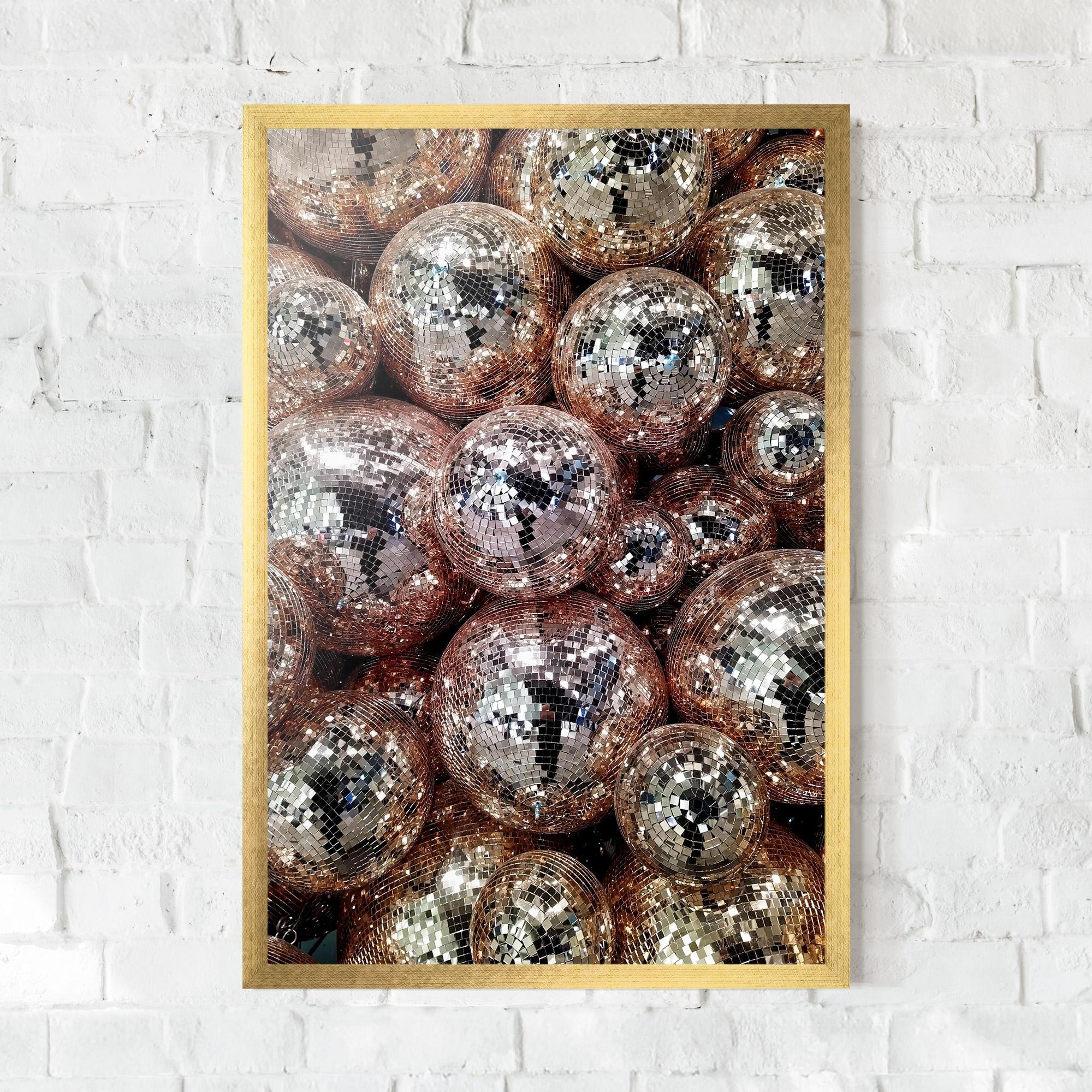 Gerahmte Poster Christmas Disko Balls mockup 0
