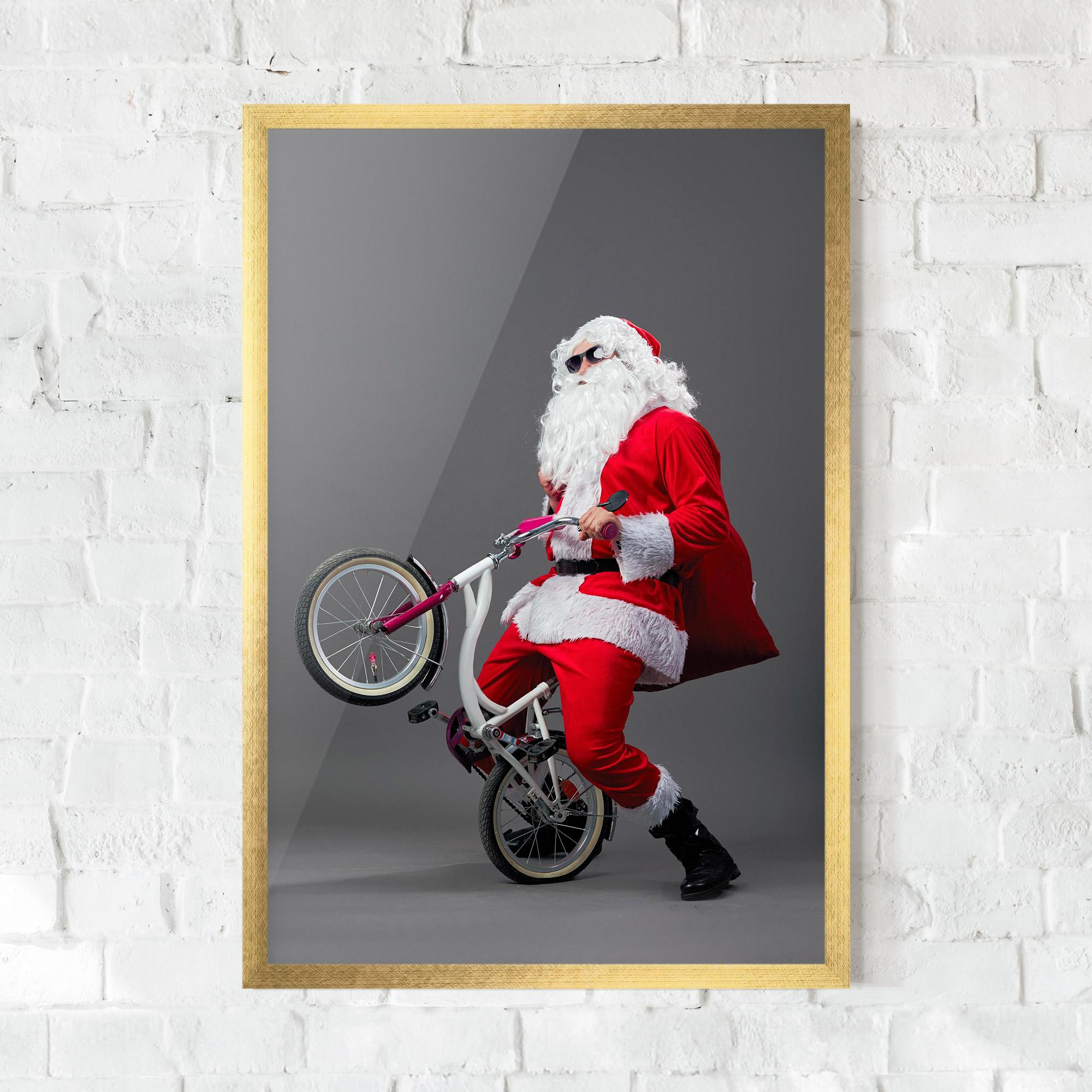 Gerahmte Poster Santa Rides Bicycle mockup 0