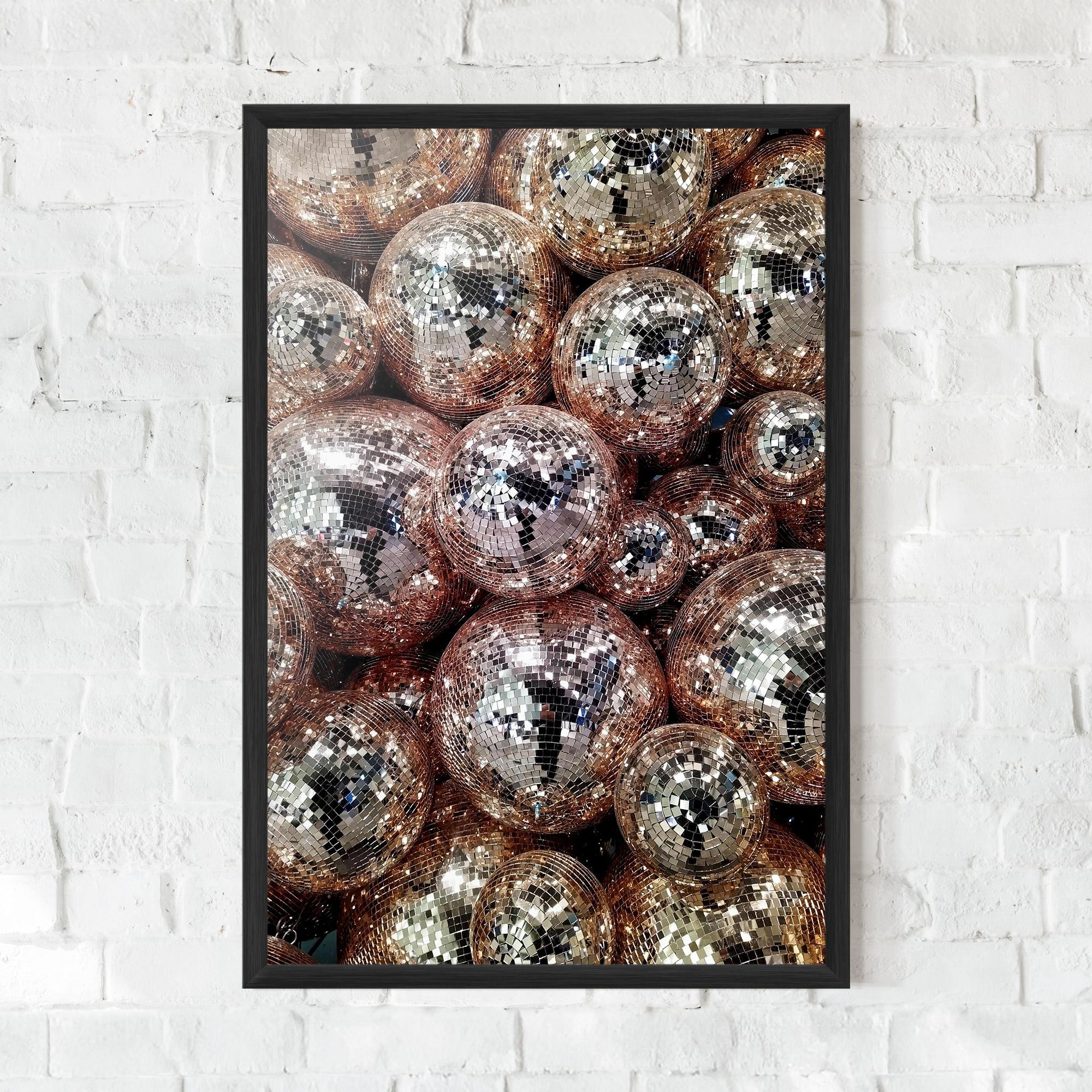 Gerahmte Poster Christmas Disko Balls mockup 0