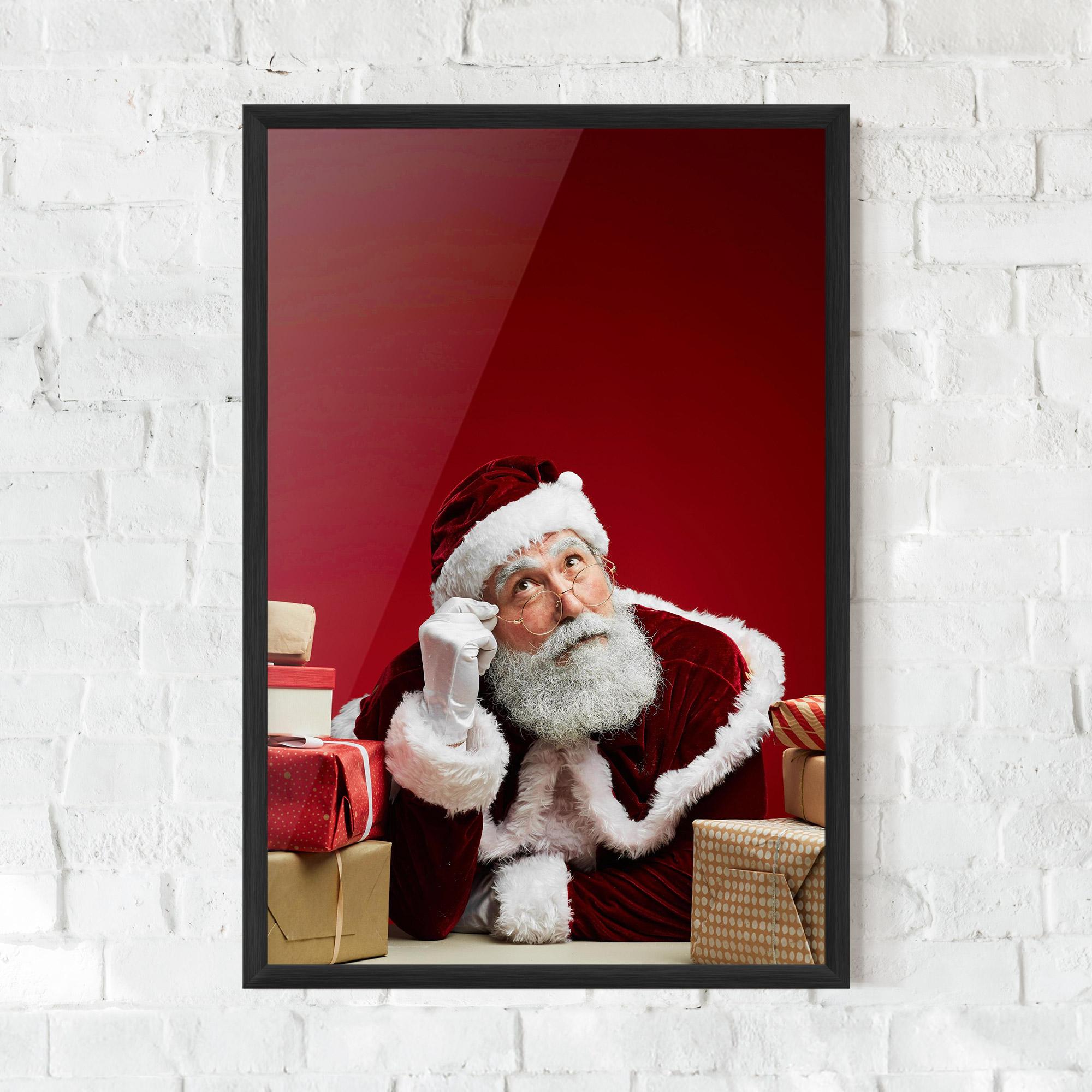 Gerahmte Poster Pensive Santa mockup 0