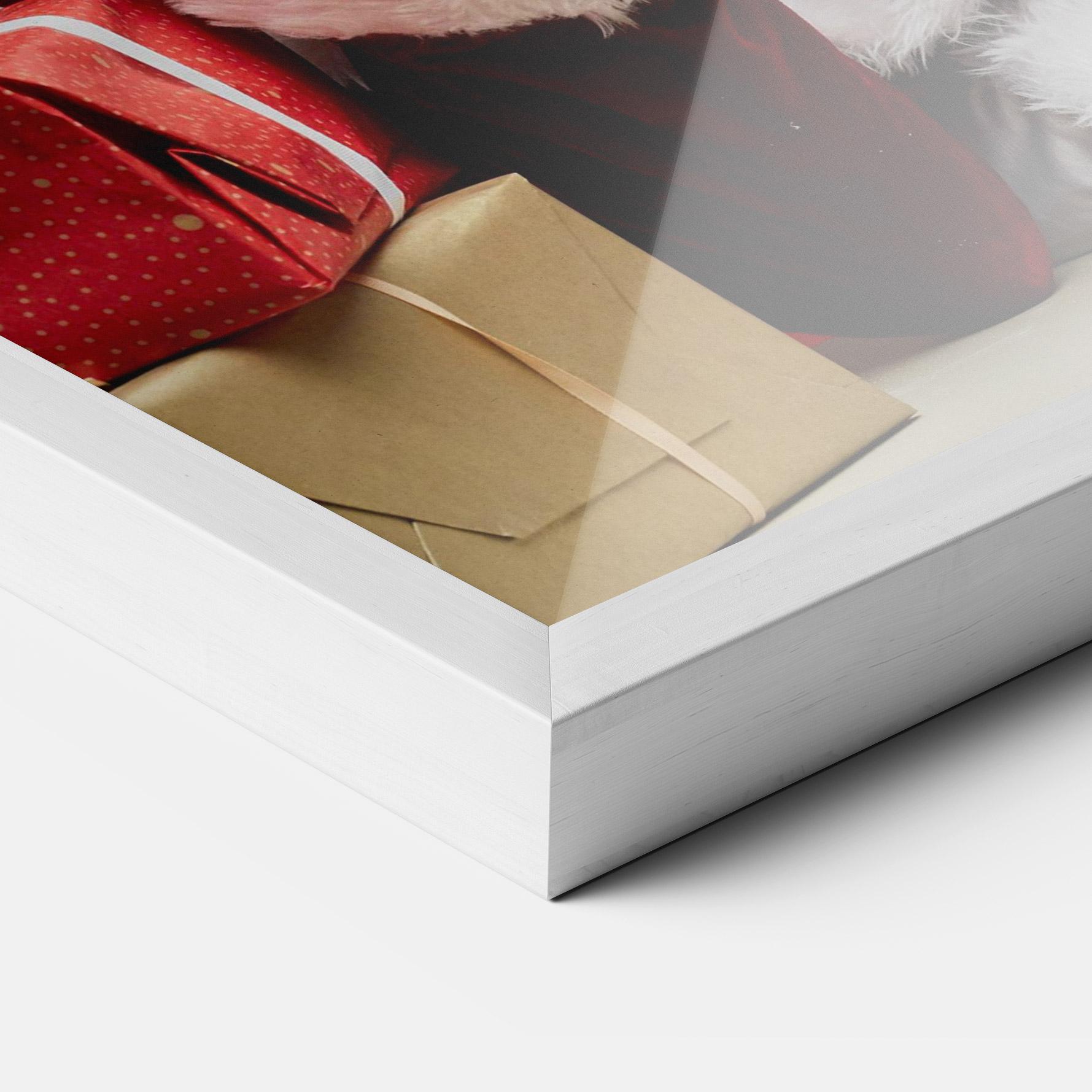 Gerahmte Poster Pensive Santa mockup 3