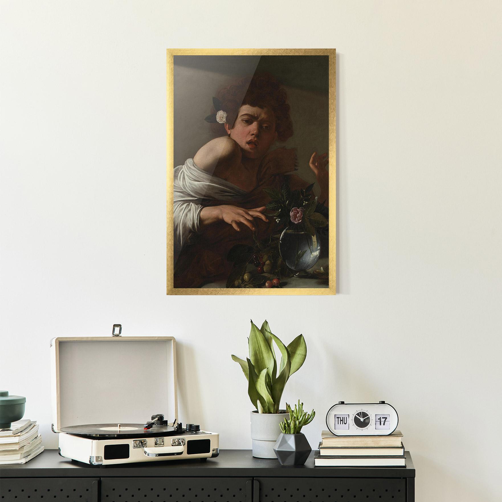 Gerahmte Poster Boy Bitten By A Lizard mockup 2