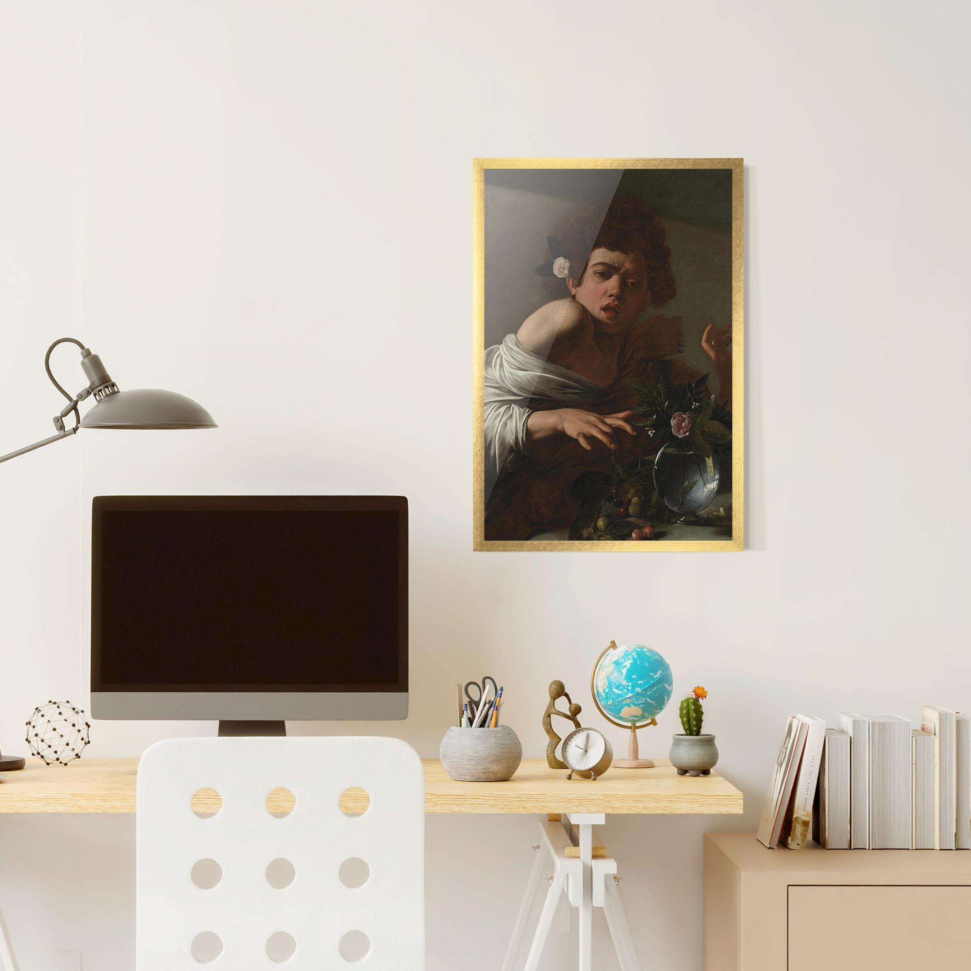 Gerahmte Poster Boy Bitten By A Lizard mockup 6