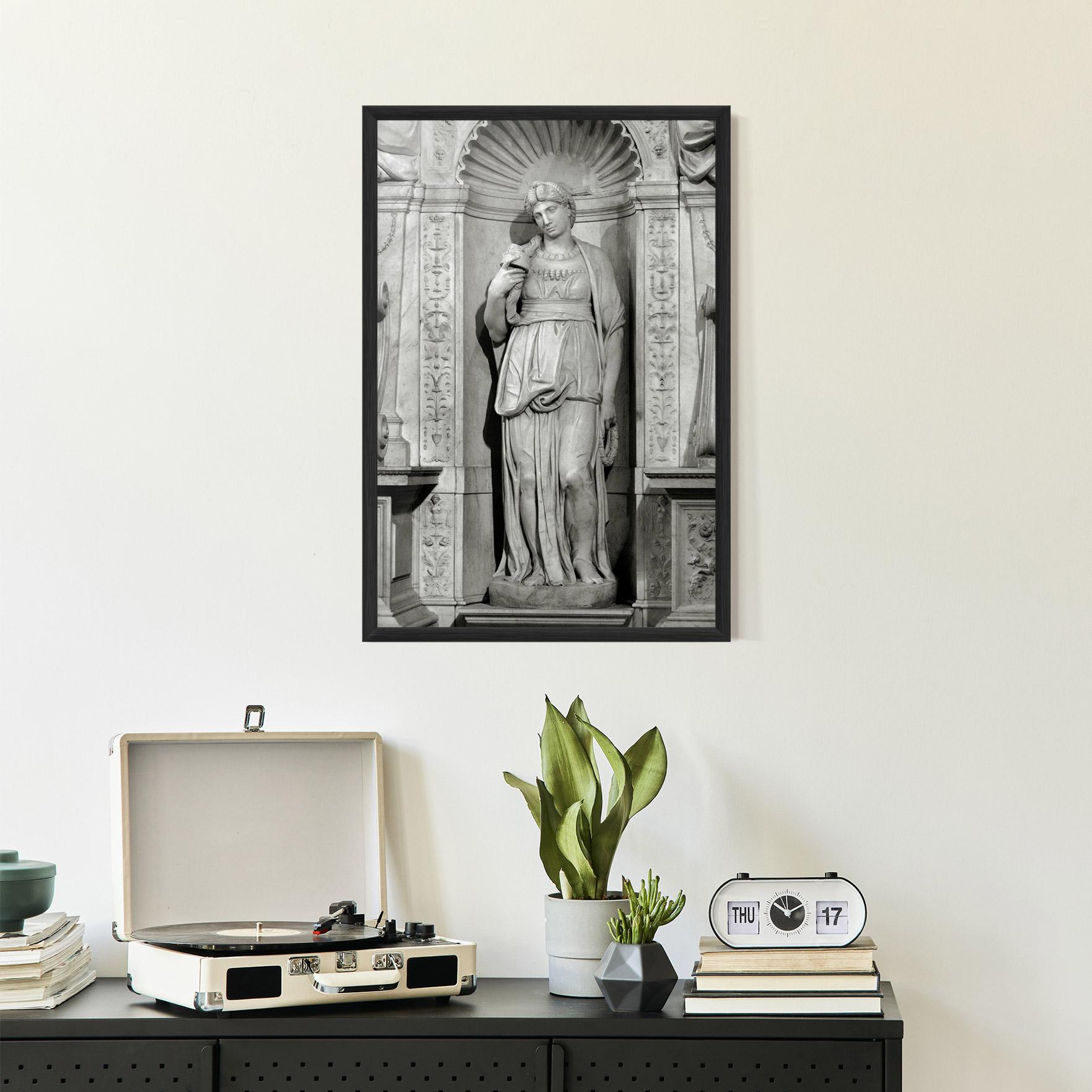 Gerahmte Poster Leah mockup 2