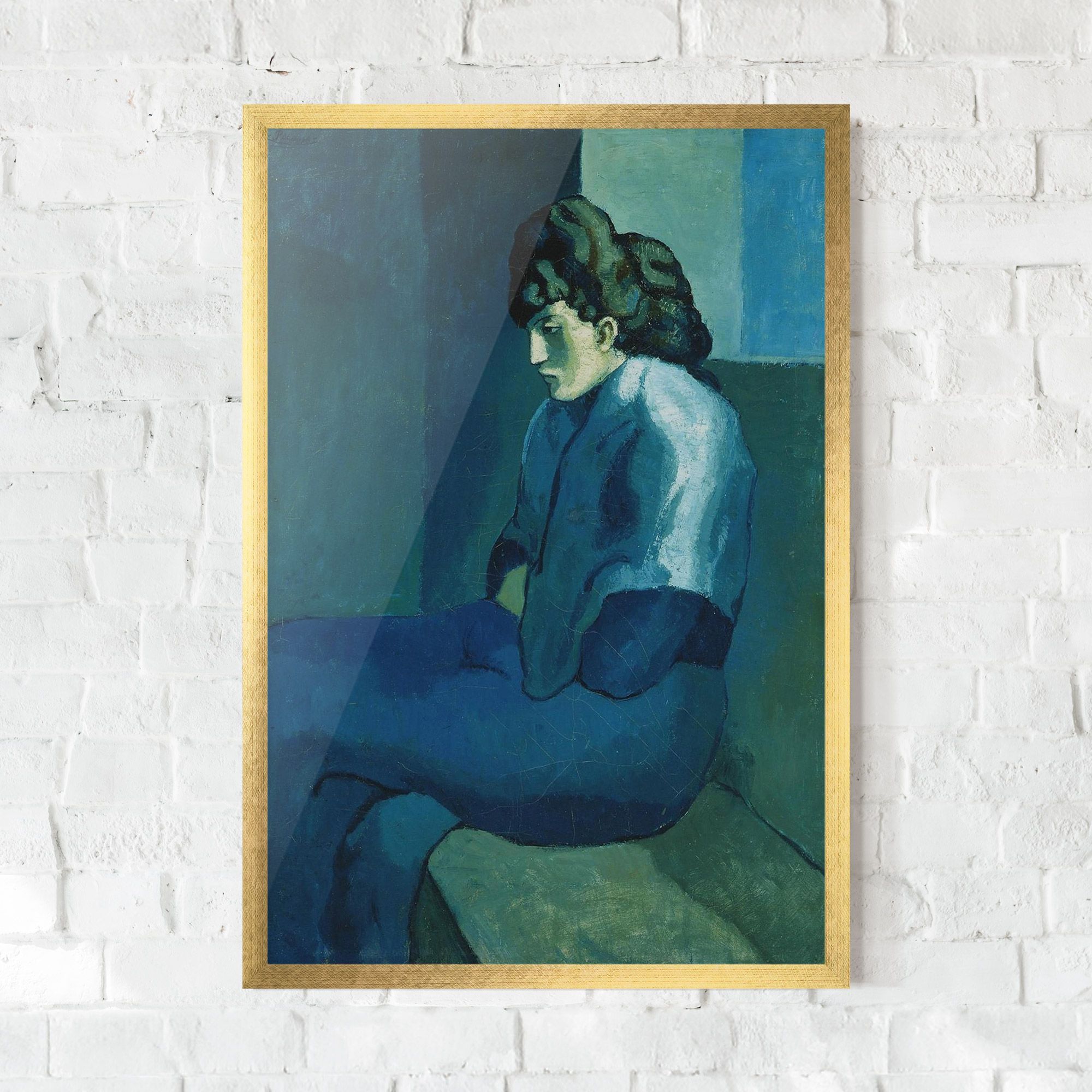 Femme Assise mockup 0