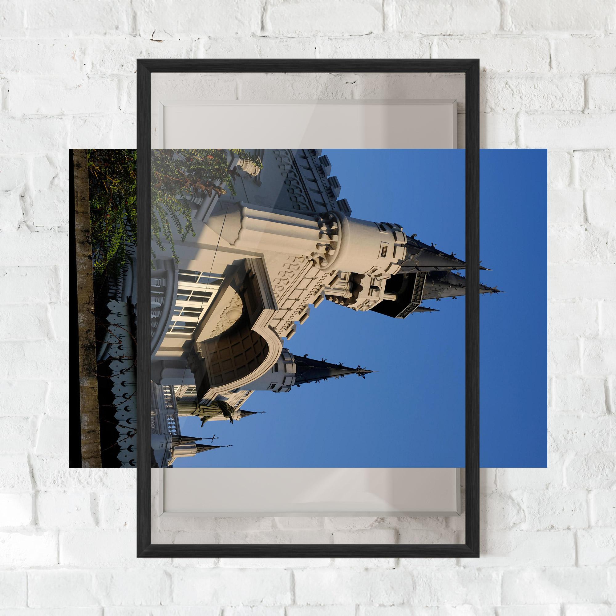 Gerahmte Poster Castle Blue mockup 0