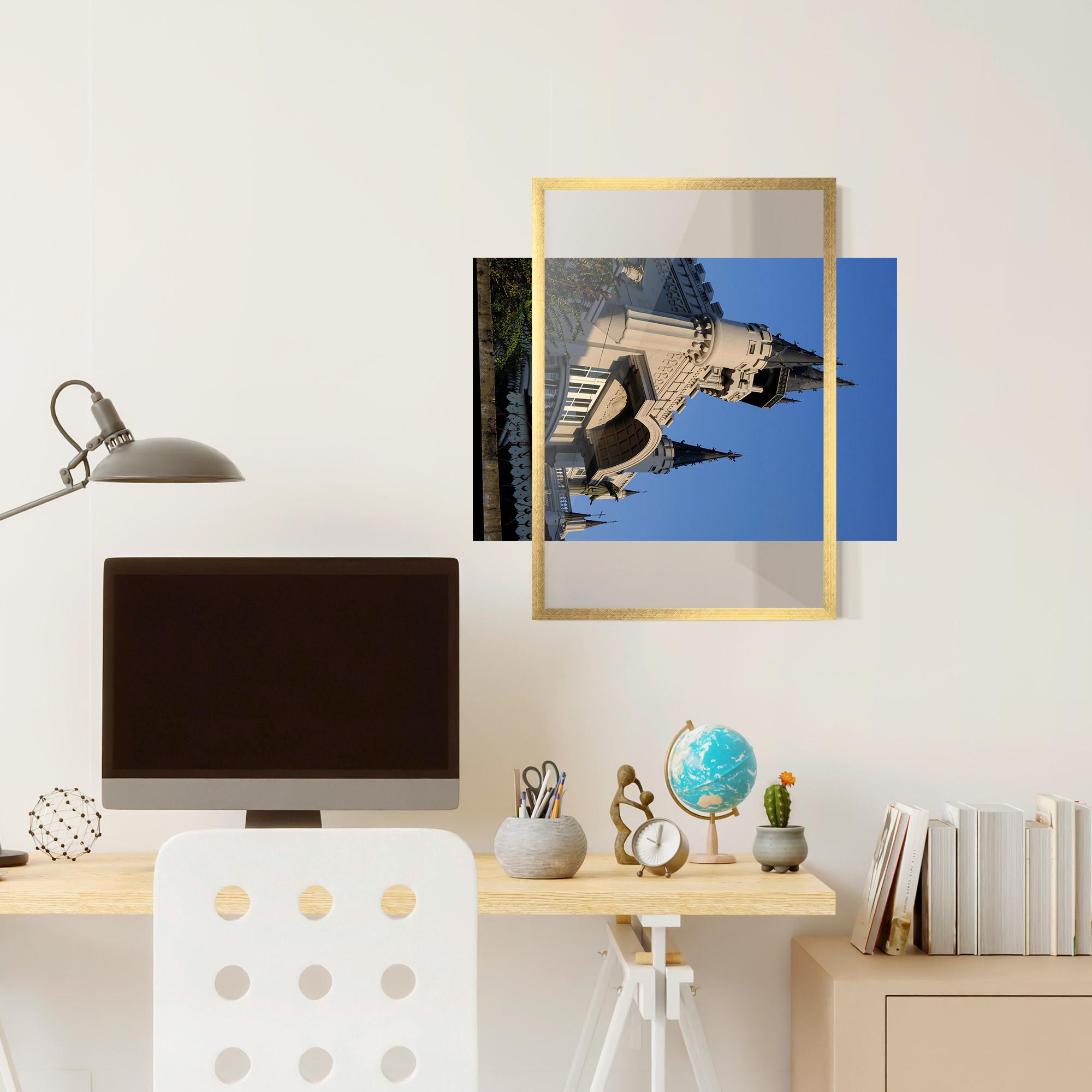 Gerahmte Poster Castle Blue mockup 6