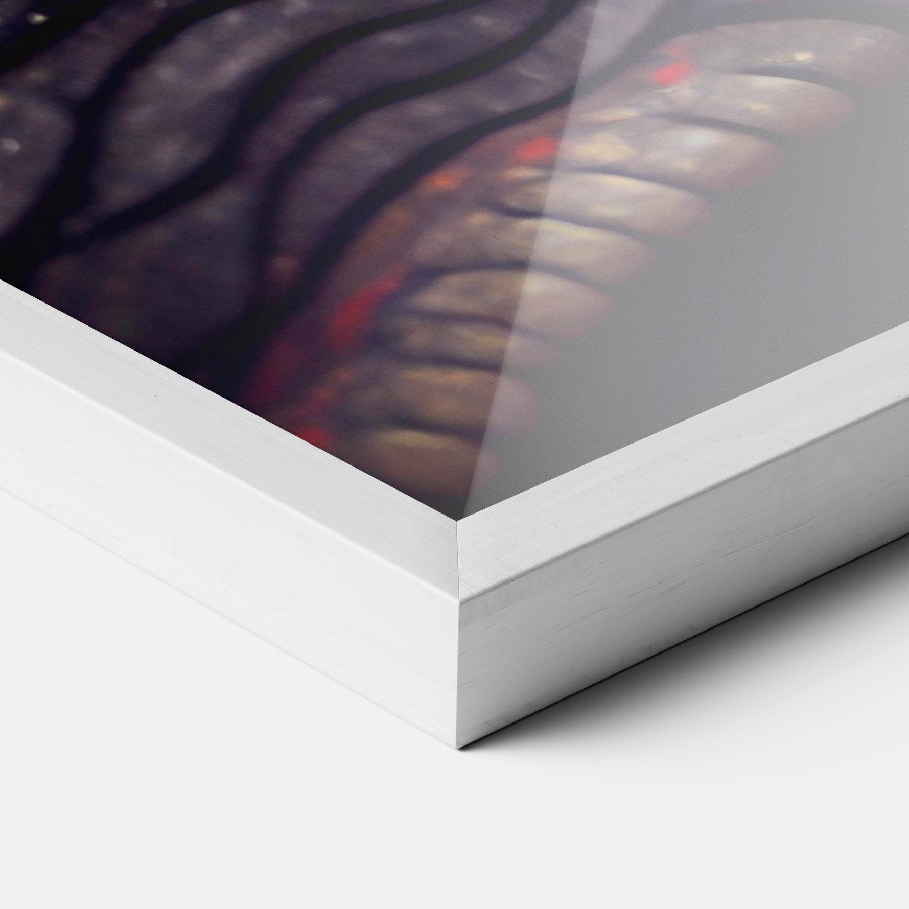 Gerahmte Poster Close Up Red Eye Dragon mockup 3