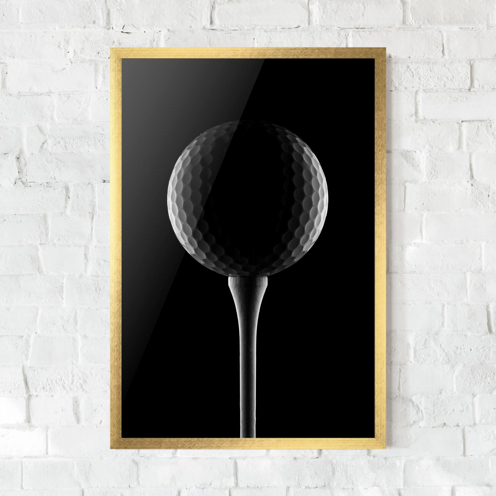 Gerahmte Poster Golf Ball Black mockup 0