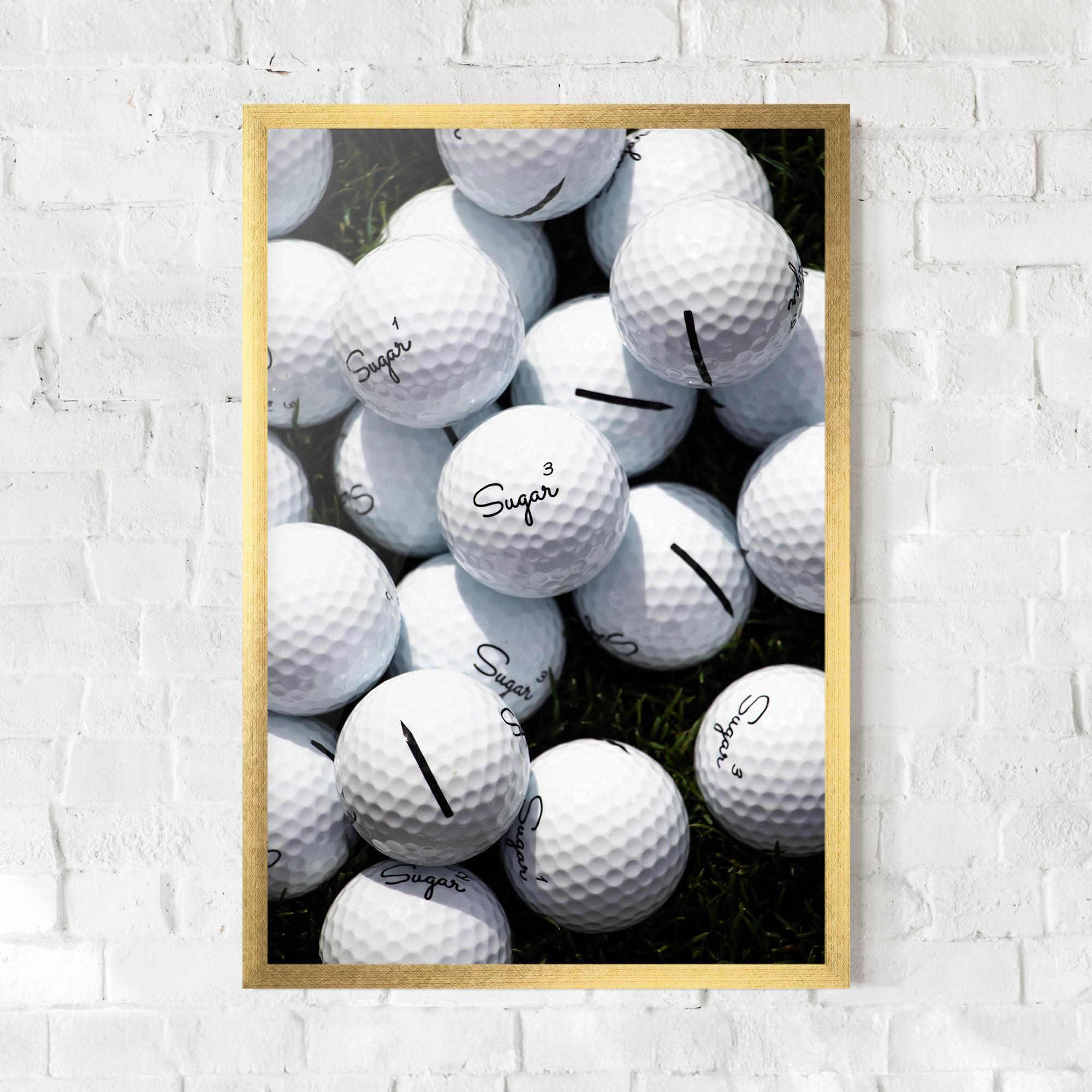 Gerahmte Poster White Sugar Golf Balls mockup 0