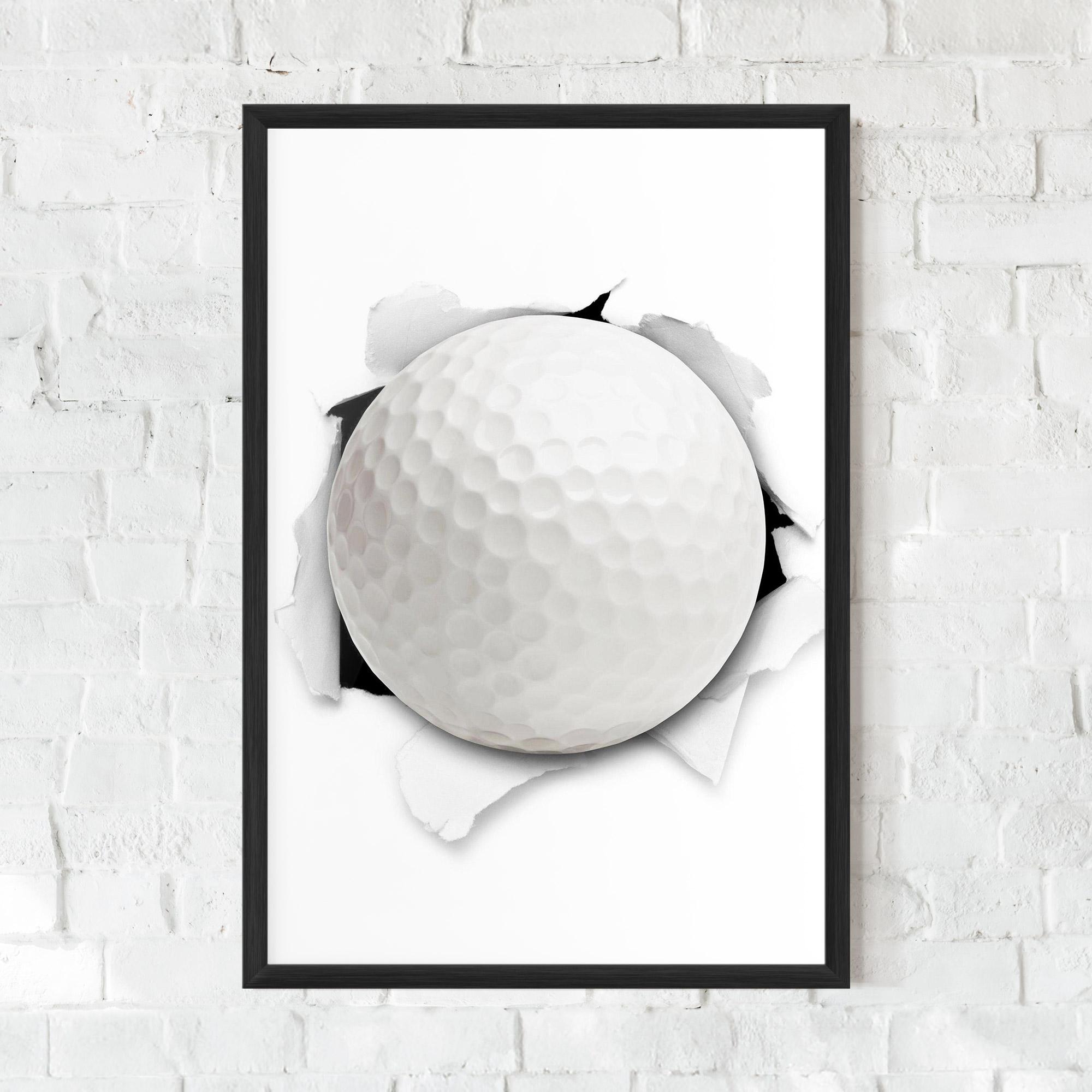 Gerahmte Poster Golf Ball Bursting Hole mockup 0