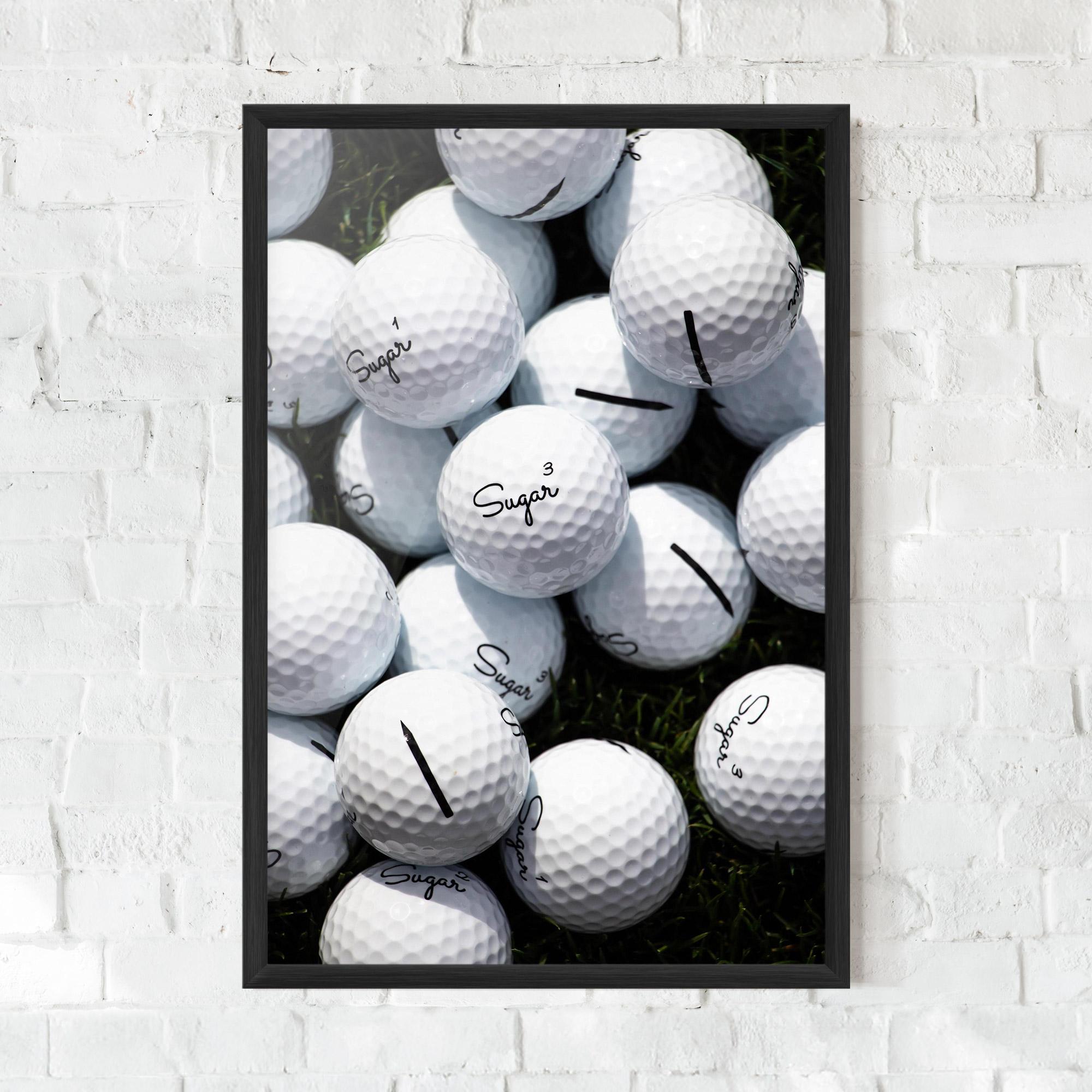 Gerahmte Poster White Sugar Golf Balls mockup 0