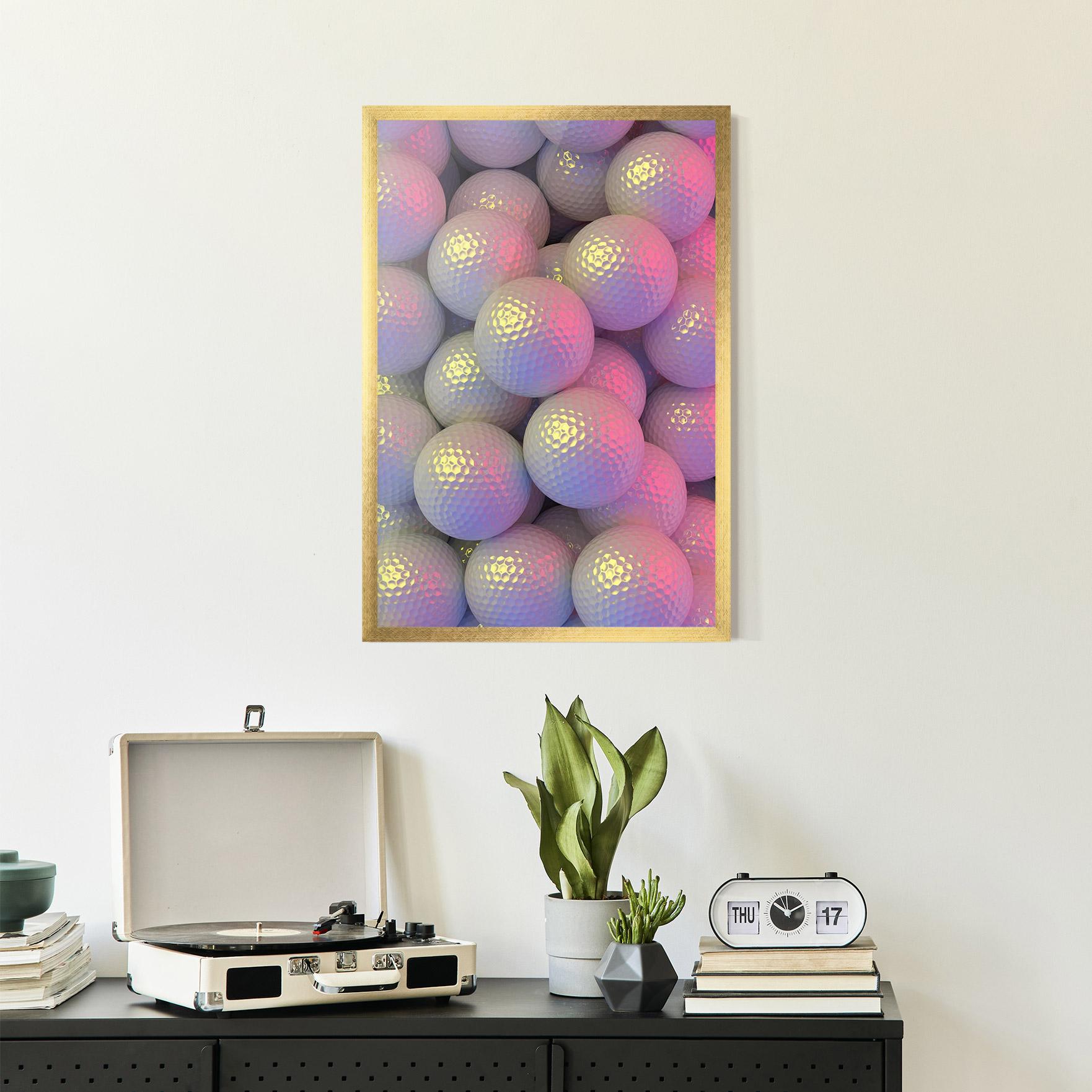Gerahmte Poster Purple Light Golf Ball mockup 2