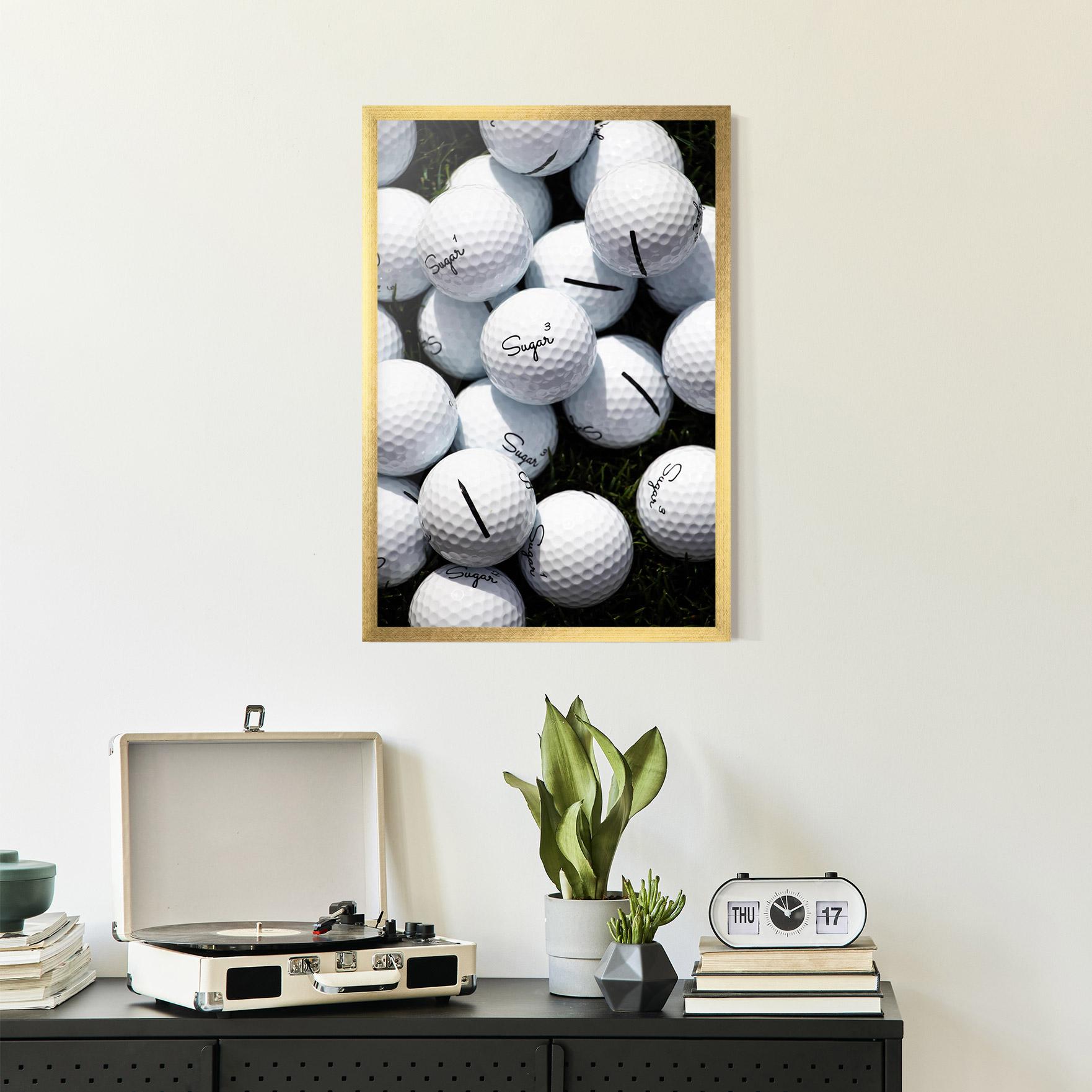Gerahmte Poster White Sugar Golf Balls mockup 2