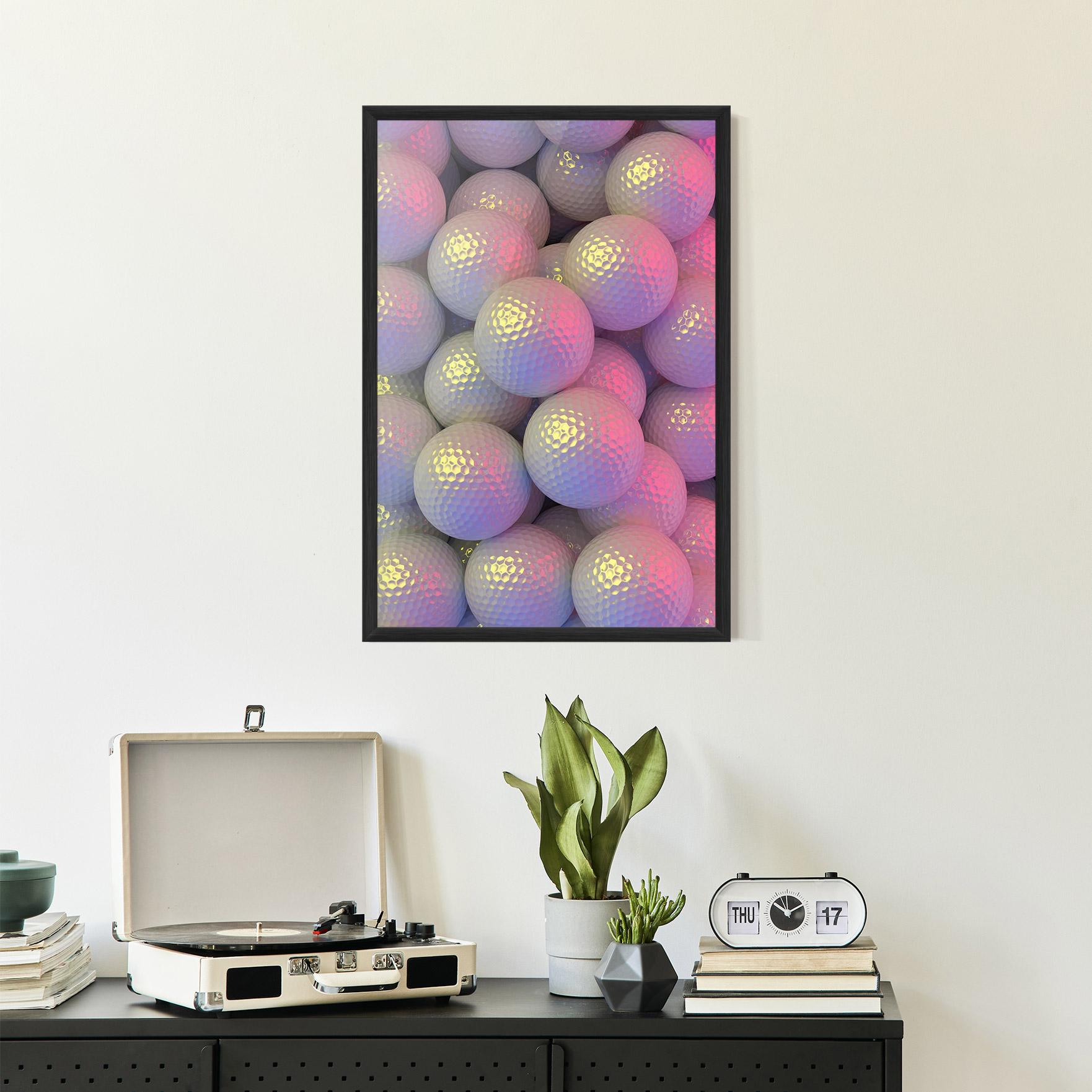 Gerahmte Poster Purple Light Golf Ball mockup 2