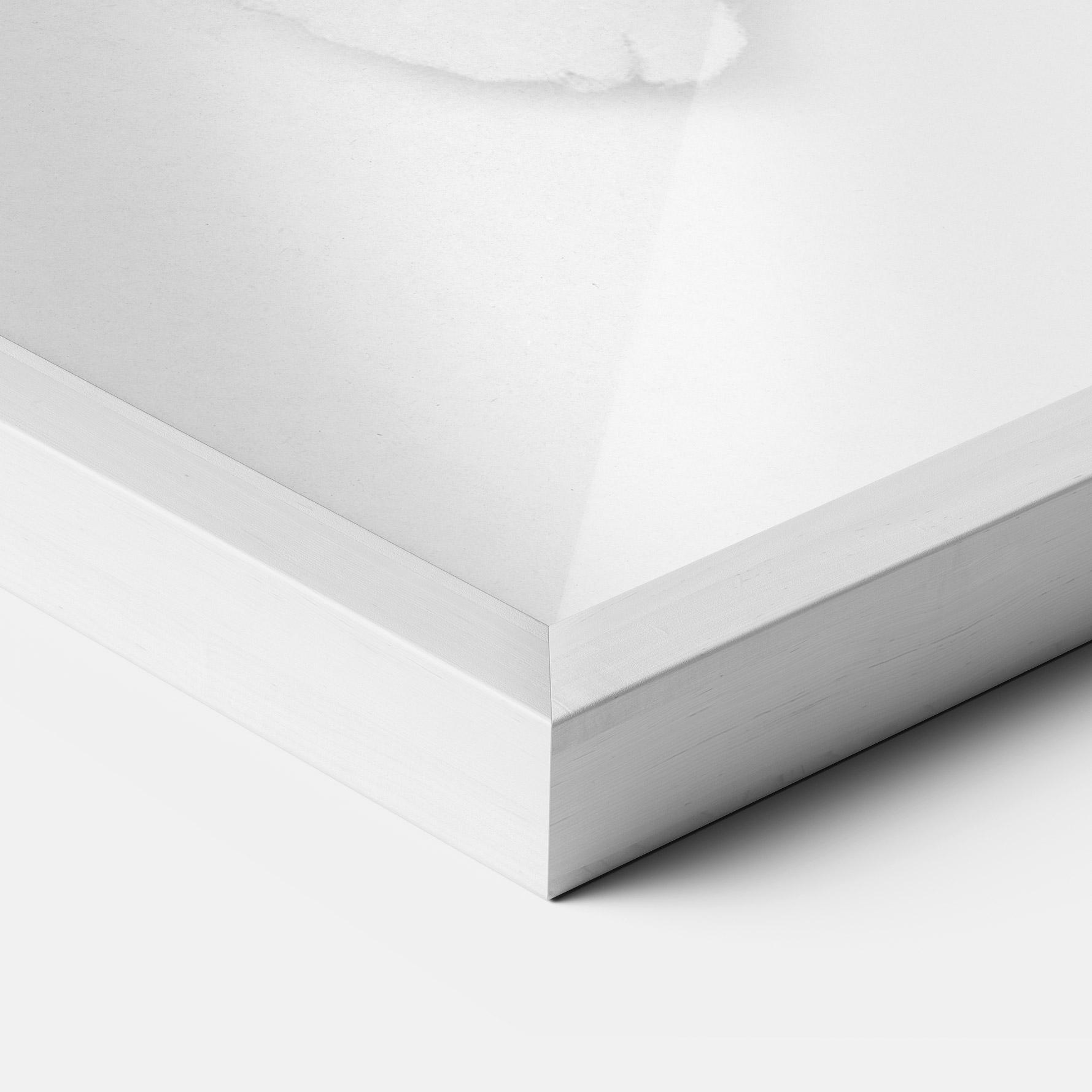 Gerahmte Poster Golf Ball Bursting Hole mockup 3