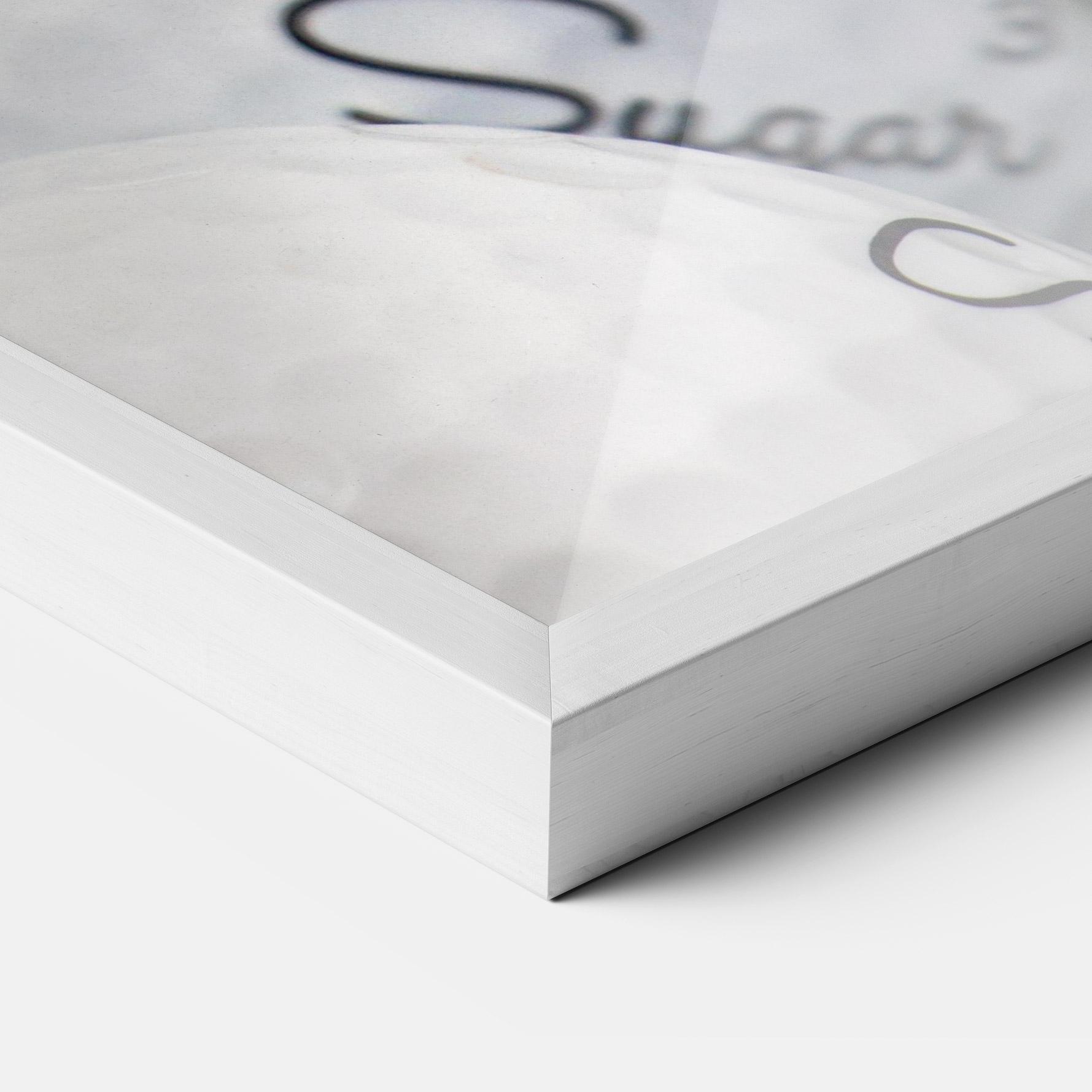 Gerahmte Poster Sugar Ball Close Up mockup 3