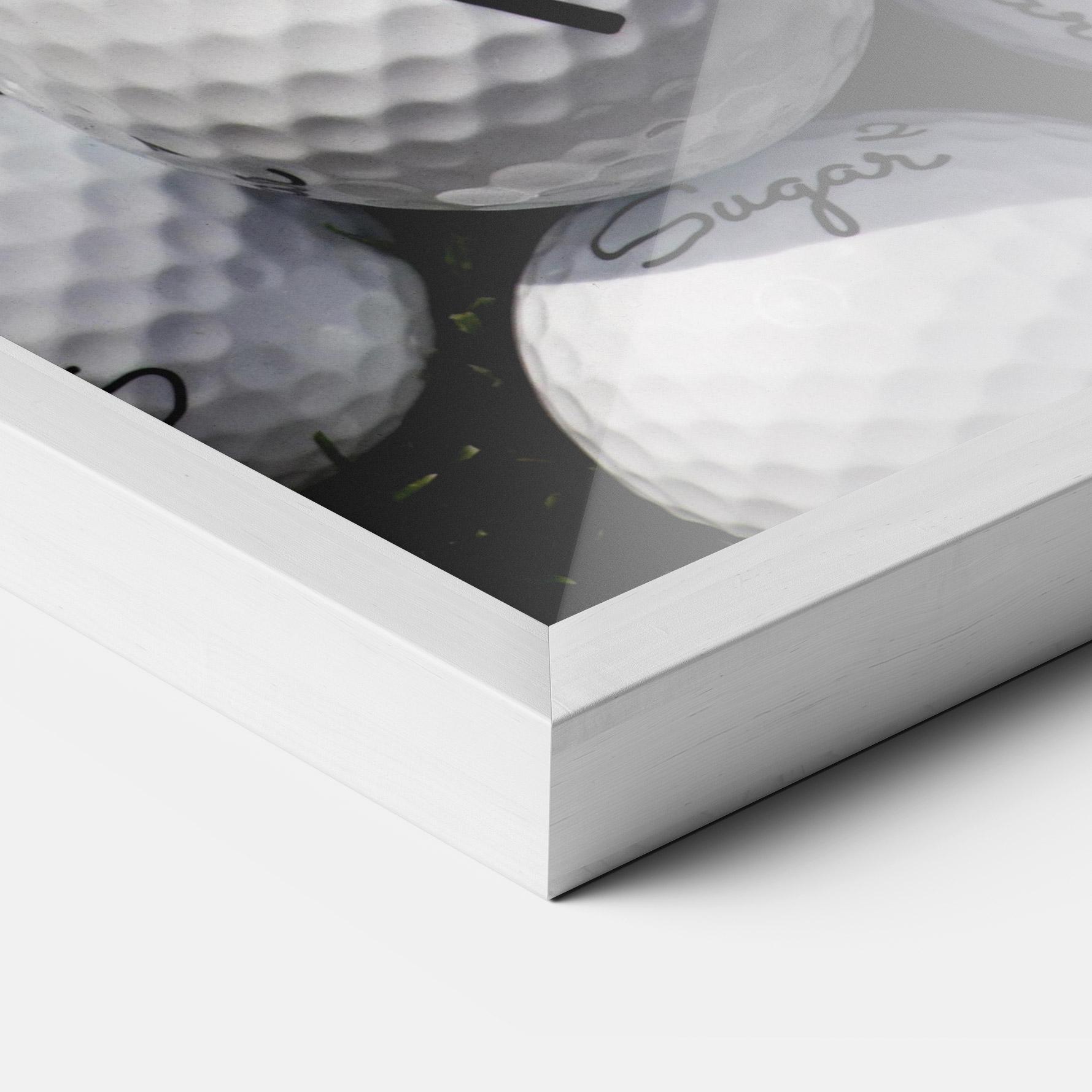 Gerahmte Poster White Sugar Golf Balls mockup 3