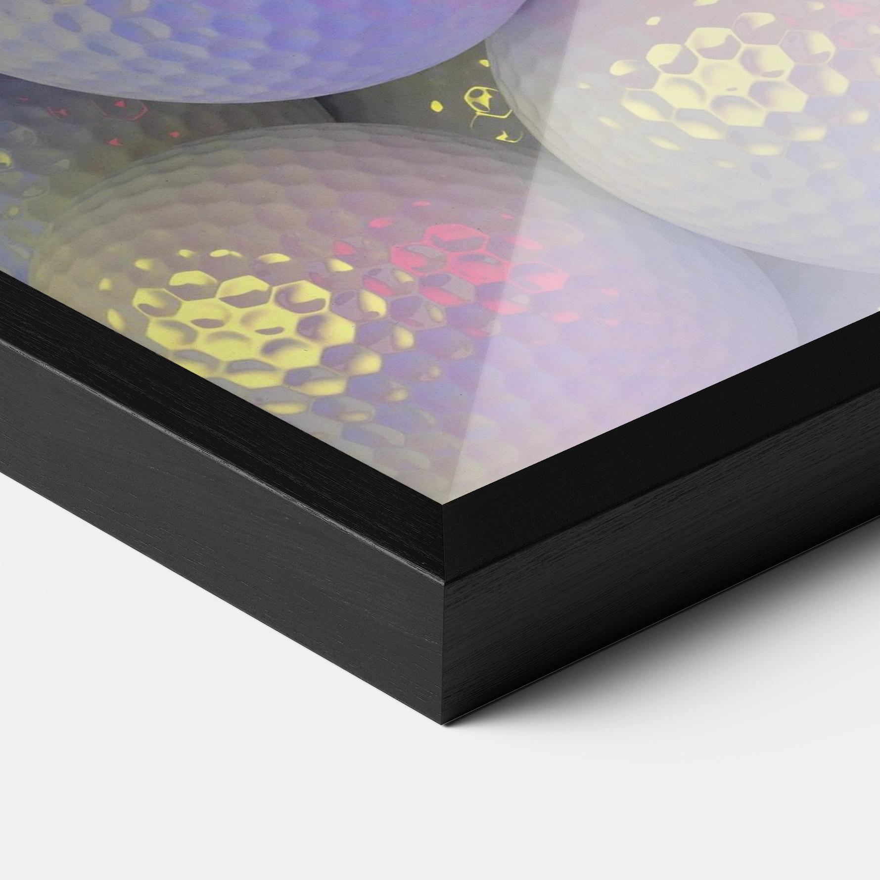 Gerahmte Poster Purple Light Golf Ball mockup 3