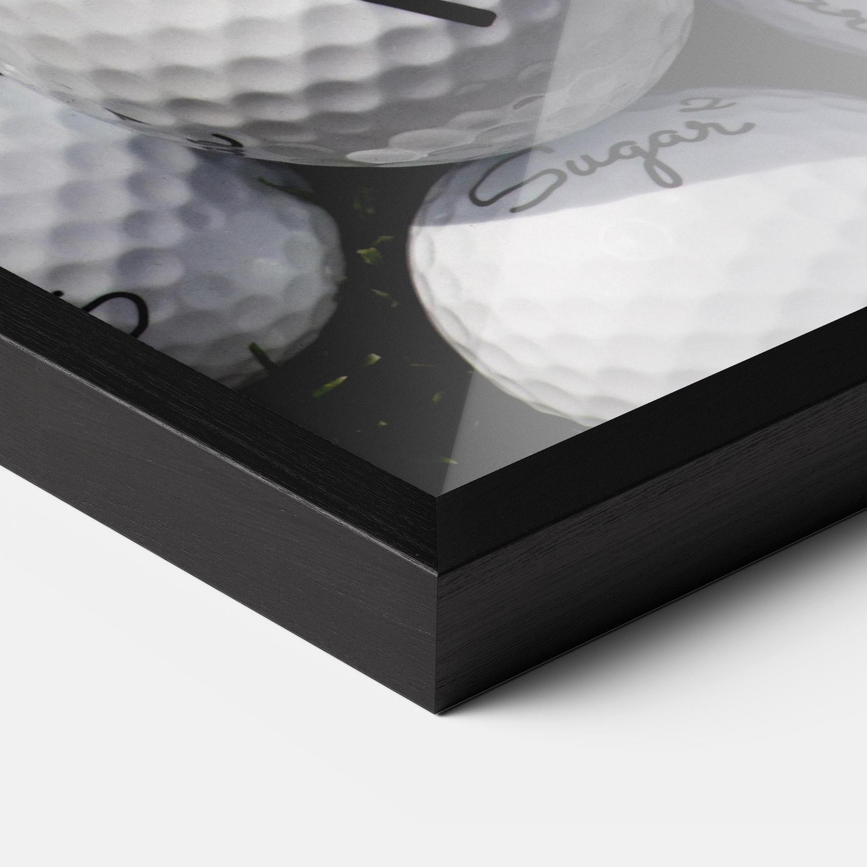 Gerahmte Poster White Sugar Golf Balls mockup 3