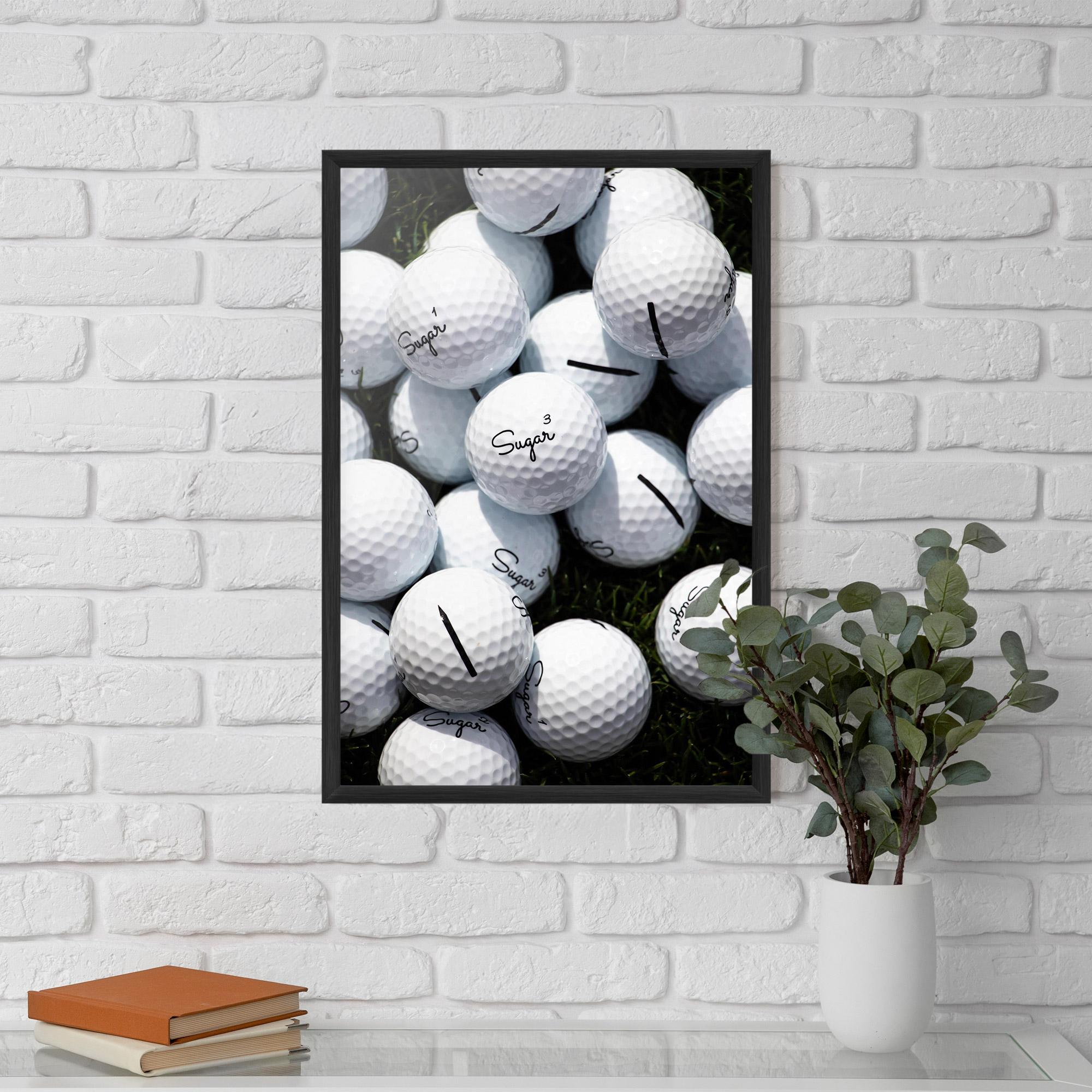 Gerahmte Poster White Sugar Golf Balls mockup 5