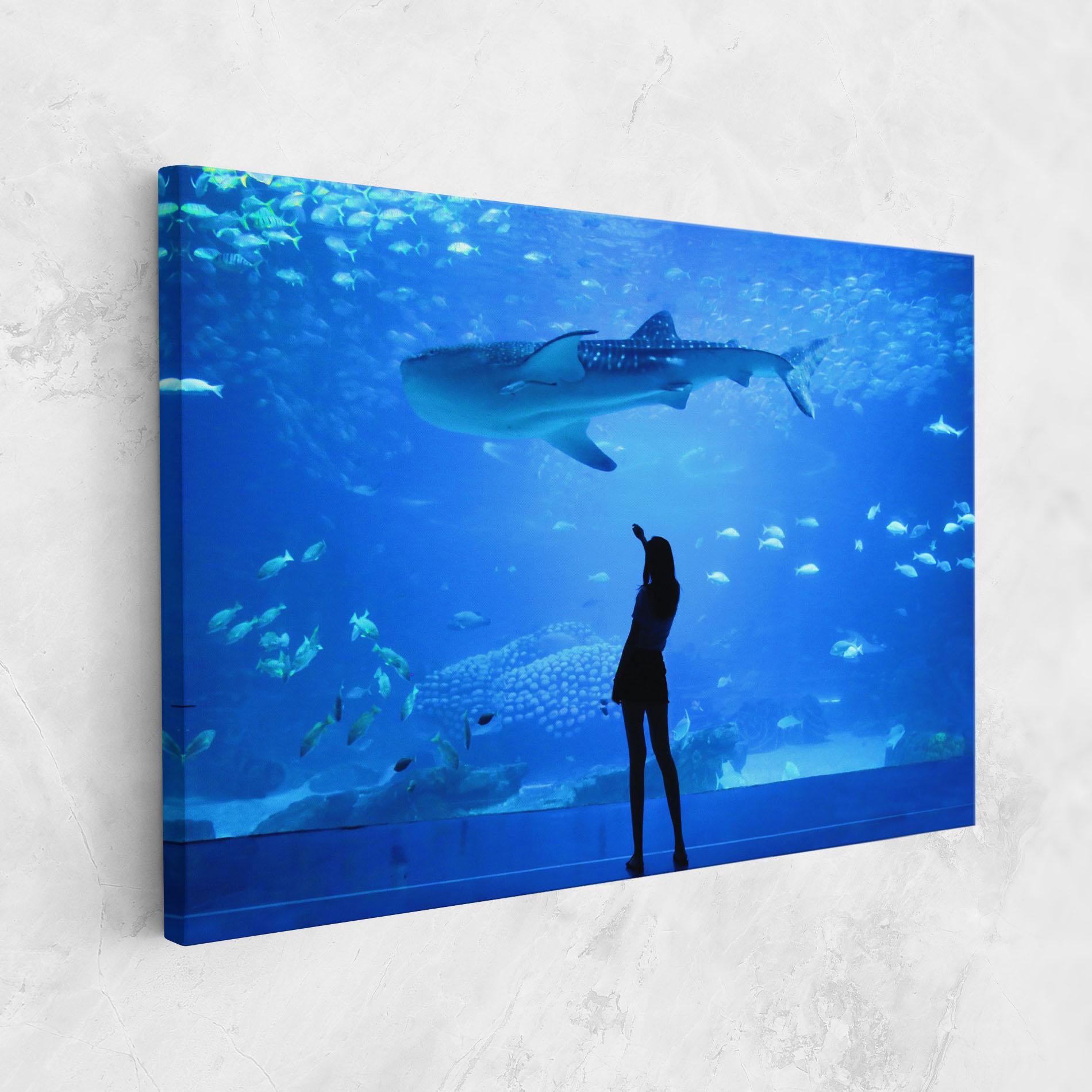 Leinwandbild Aquarium Girl mockup 1