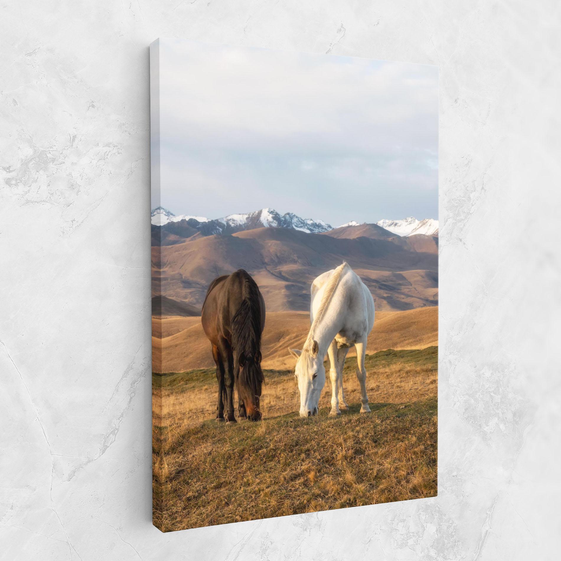 Leinwandbild Mountain Horses mockup 1