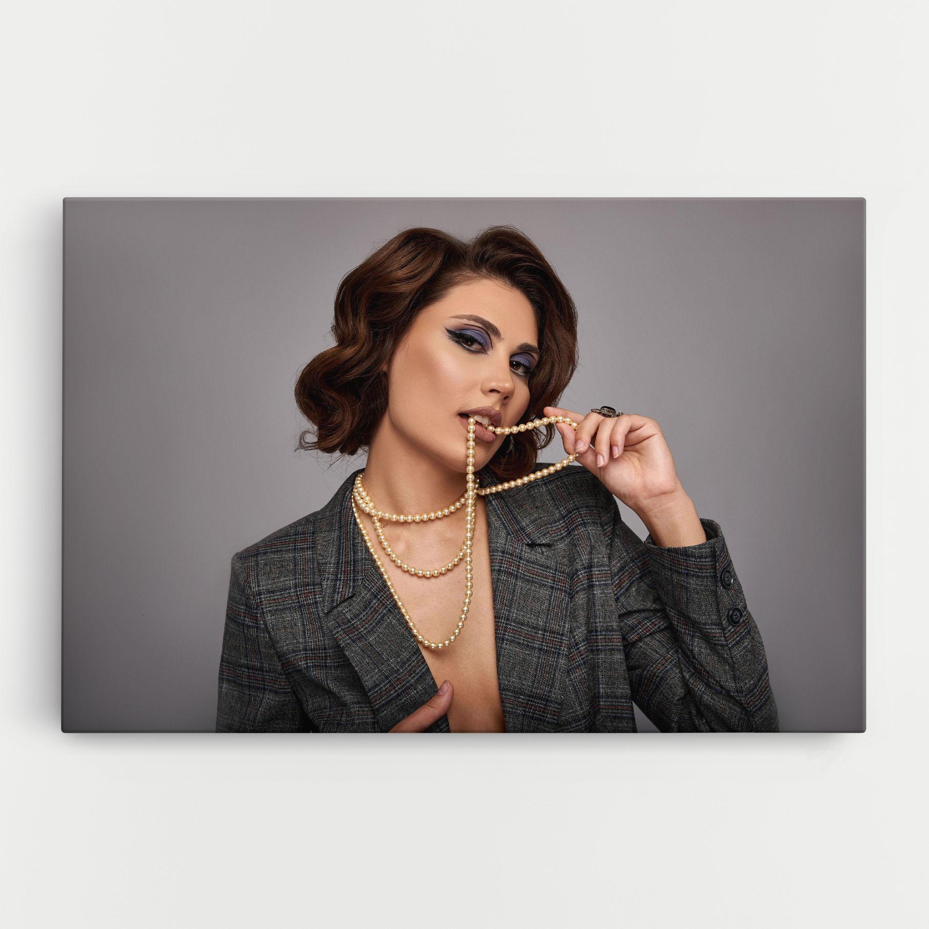 Leinwandbild Gold Pearls mockup 0