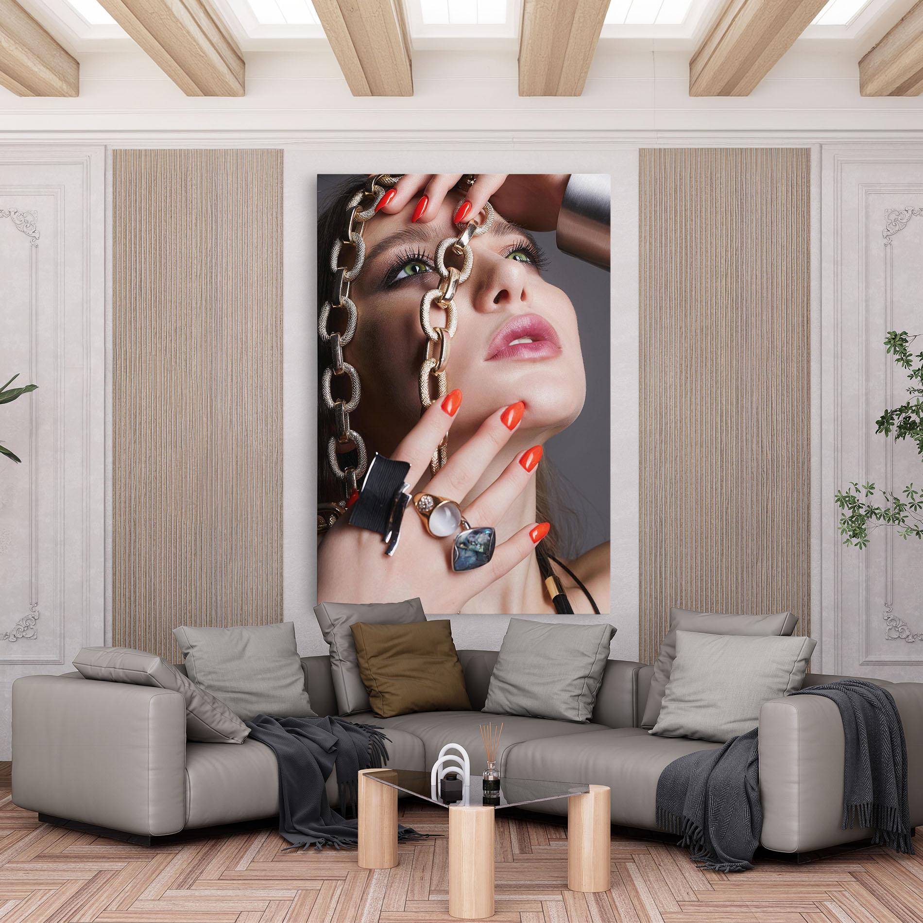 Leinwandbild Big Chain Woman mockup 6