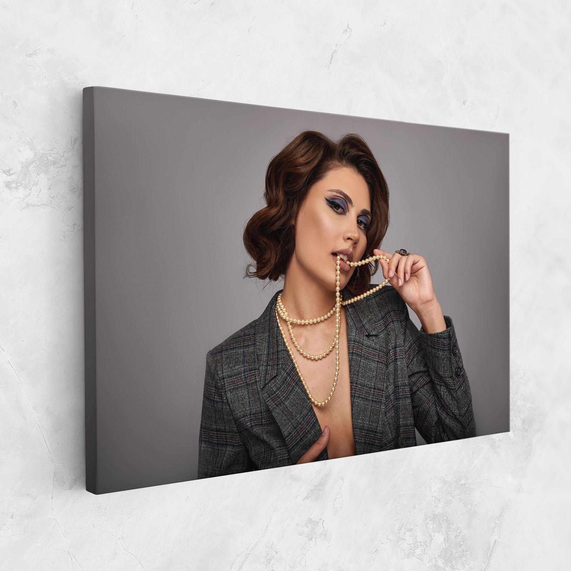 Leinwandbild Gold Pearls mockup 1